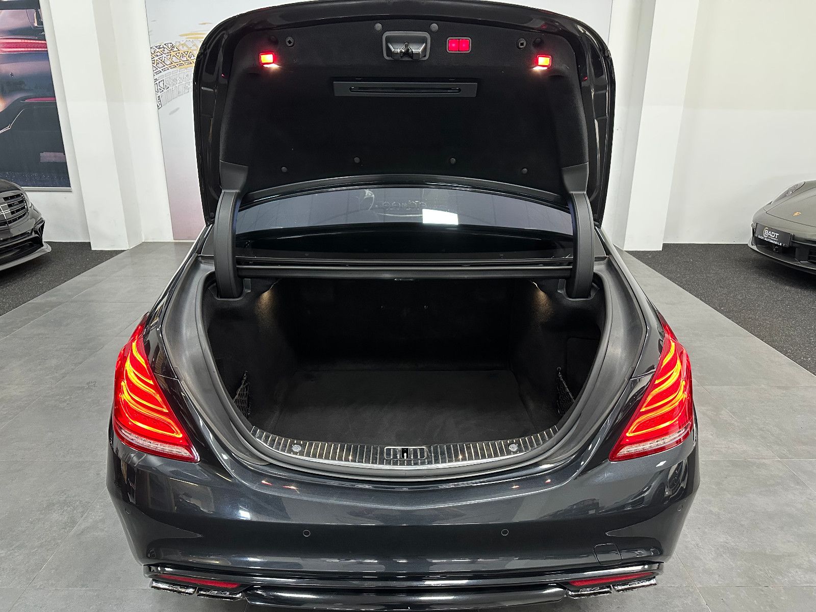 Fahrzeugabbildung Mercedes-Benz S 63 AMG L *FOND ENTERTAINMENT*4 SITZER*PANO