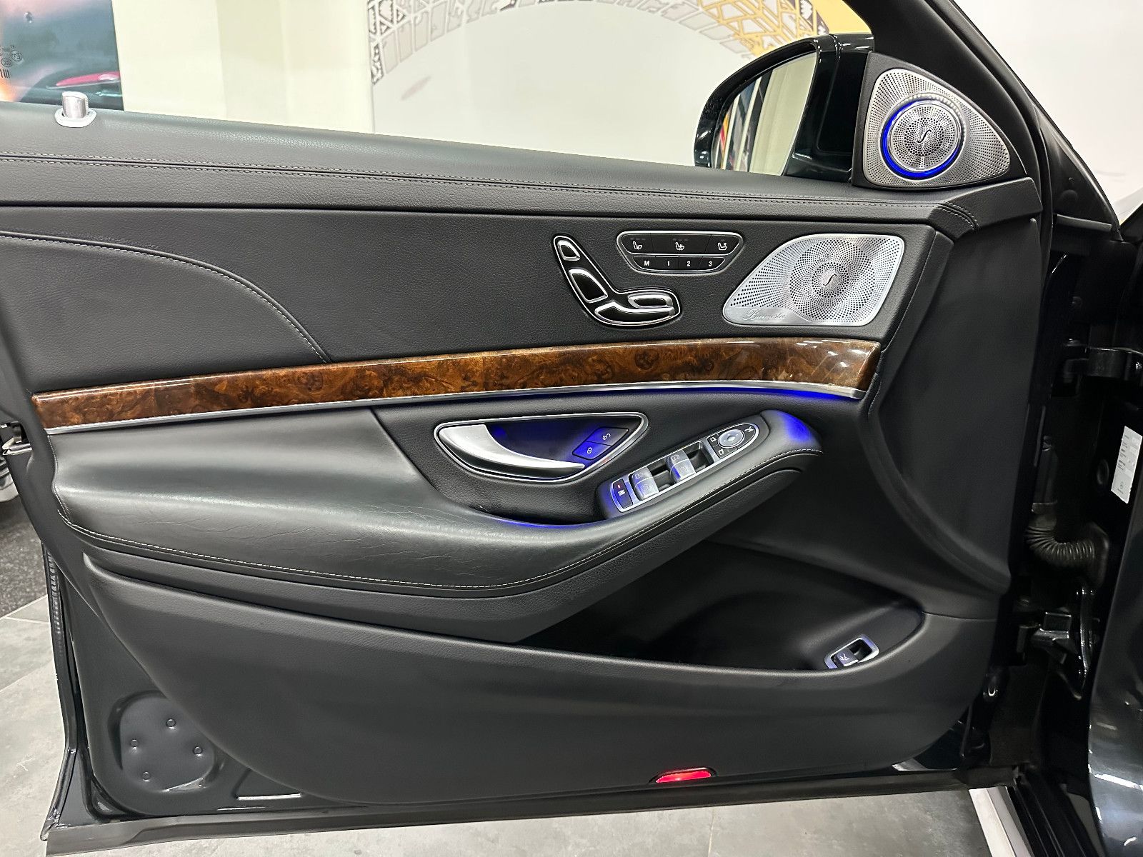 Fahrzeugabbildung Mercedes-Benz S 63 AMG L *FOND ENTERTAINMENT*4 SITZER*PANO