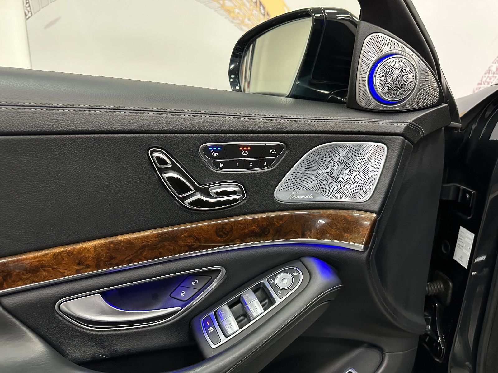 Fahrzeugabbildung Mercedes-Benz S 63 AMG L *FOND ENTERTAINMENT*4 SITZER*PANO