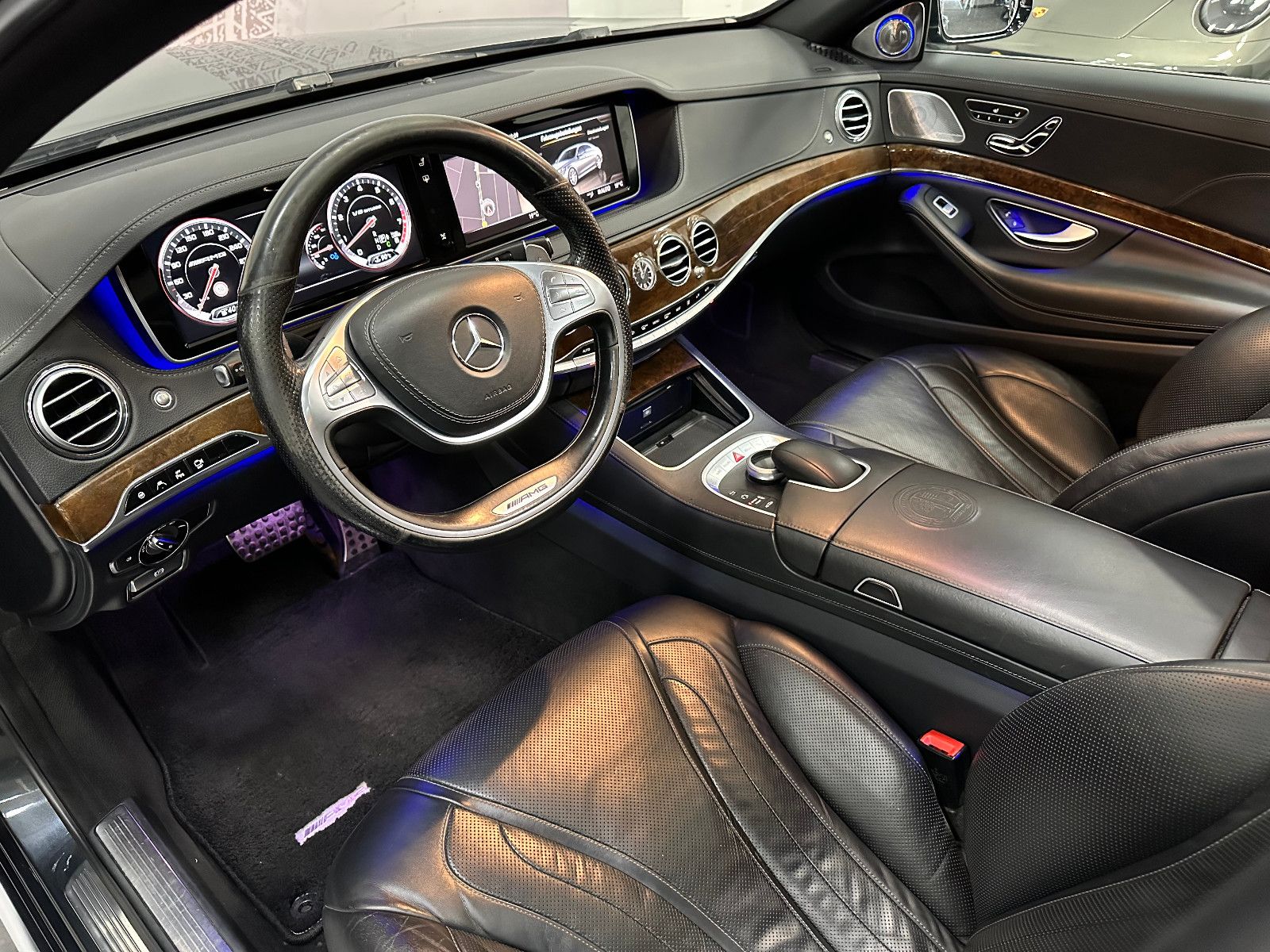 Fahrzeugabbildung Mercedes-Benz S 63 AMG L *FOND ENTERTAINMENT*4 SITZER*PANO