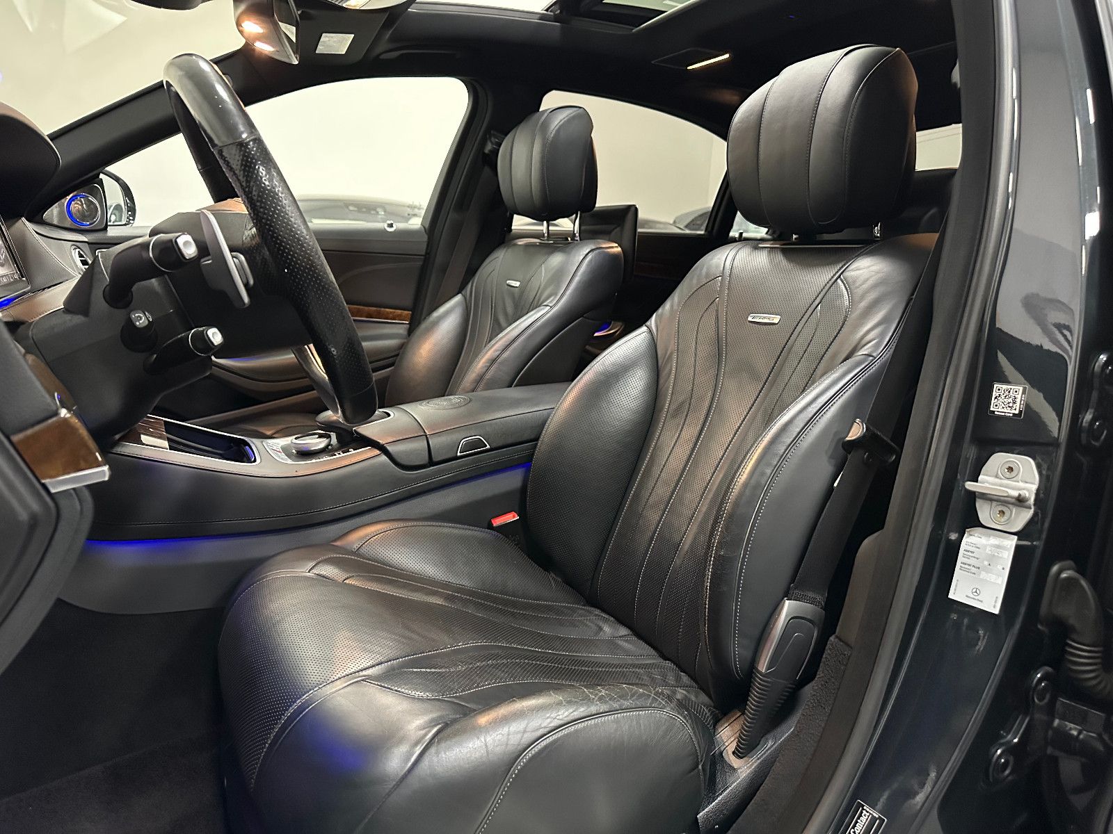 Fahrzeugabbildung Mercedes-Benz S 63 AMG L *FOND ENTERTAINMENT*4 SITZER*PANO