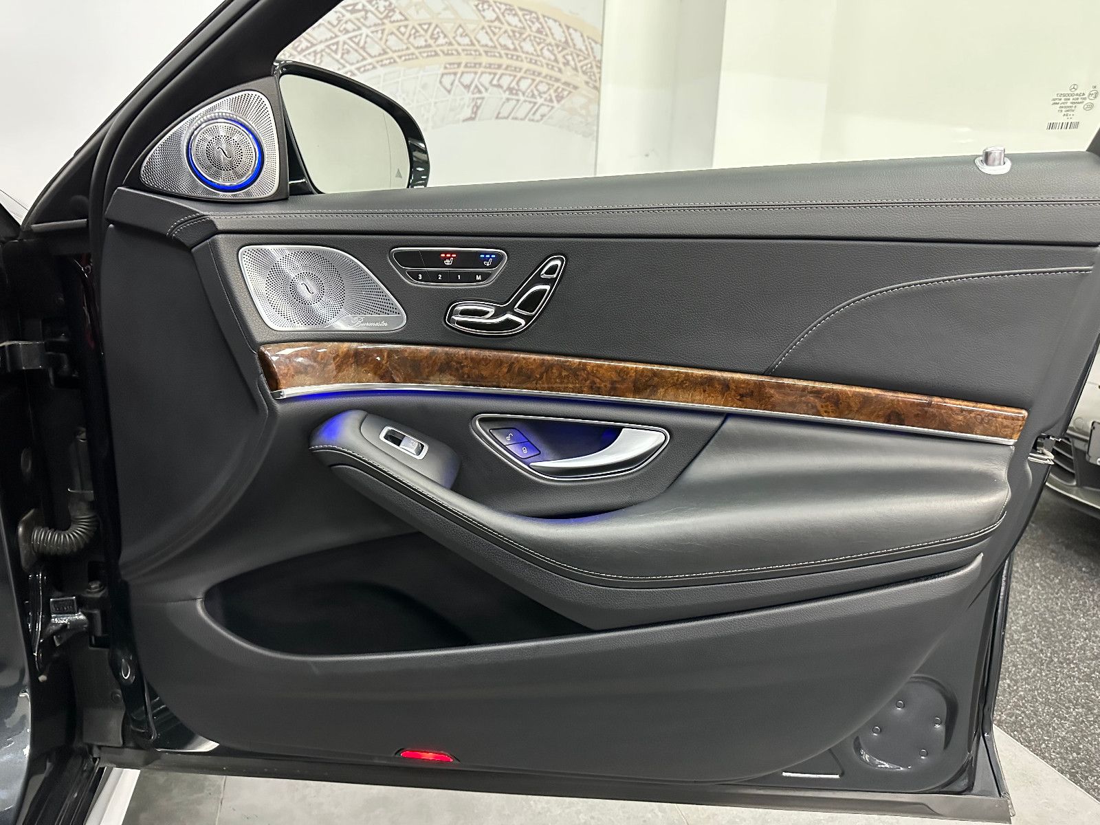 Fahrzeugabbildung Mercedes-Benz S 63 AMG L *FOND ENTERTAINMENT*4 SITZER*PANO