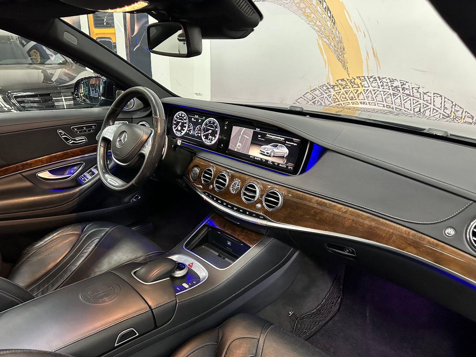 Fahrzeugabbildung Mercedes-Benz S 63 AMG L *FOND ENTERTAINMENT*4 SITZER*PANO