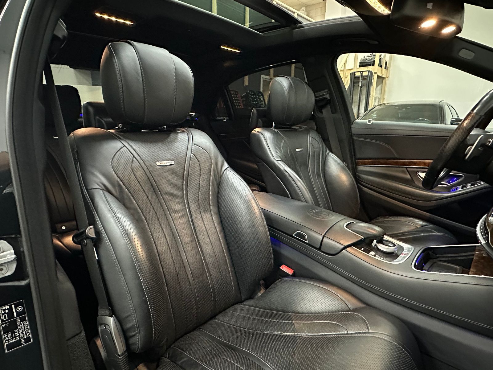 Fahrzeugabbildung Mercedes-Benz S 63 AMG L *FOND ENTERTAINMENT*4 SITZER*PANO