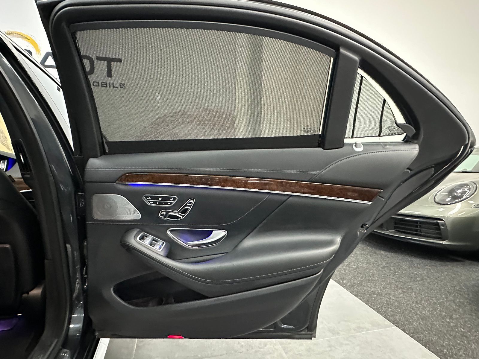 Fahrzeugabbildung Mercedes-Benz S 63 AMG L *FOND ENTERTAINMENT*4 SITZER*PANO