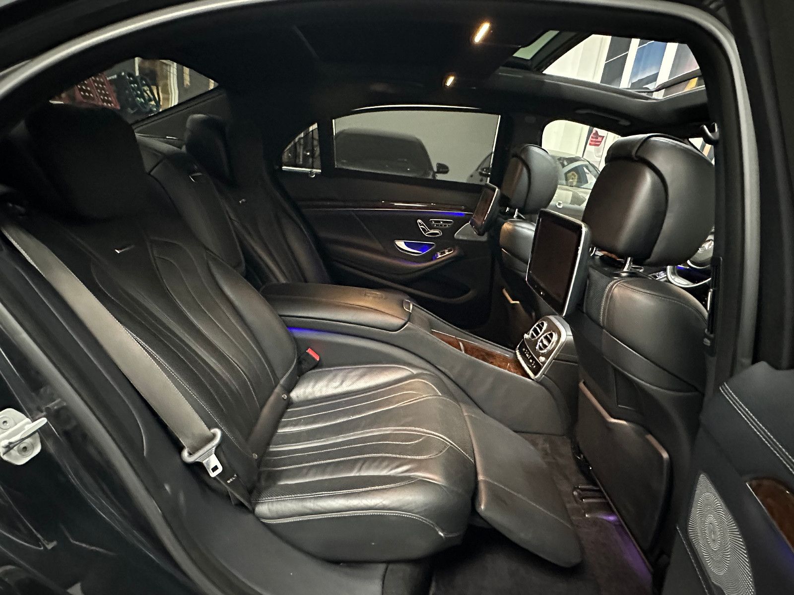 Fahrzeugabbildung Mercedes-Benz S 63 AMG L *FOND ENTERTAINMENT*4 SITZER*PANO