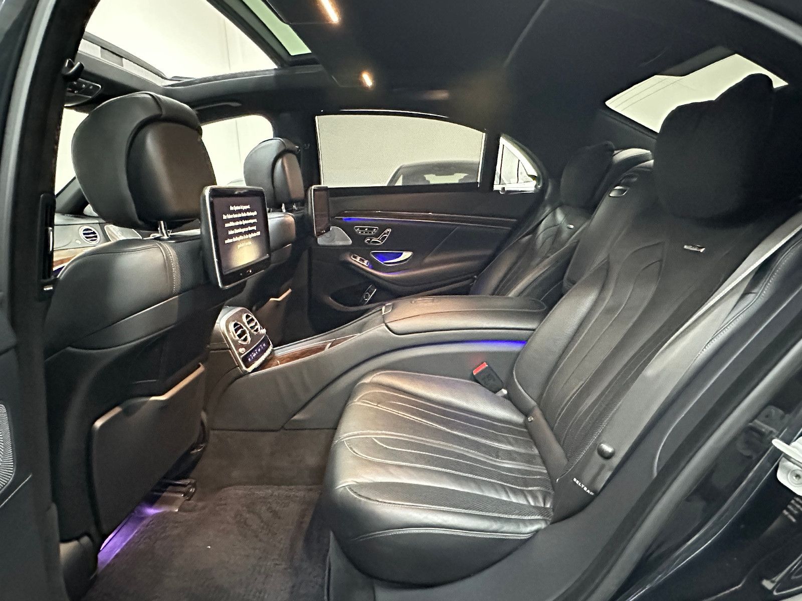 Fahrzeugabbildung Mercedes-Benz S 63 AMG L *FOND ENTERTAINMENT*4 SITZER*PANO
