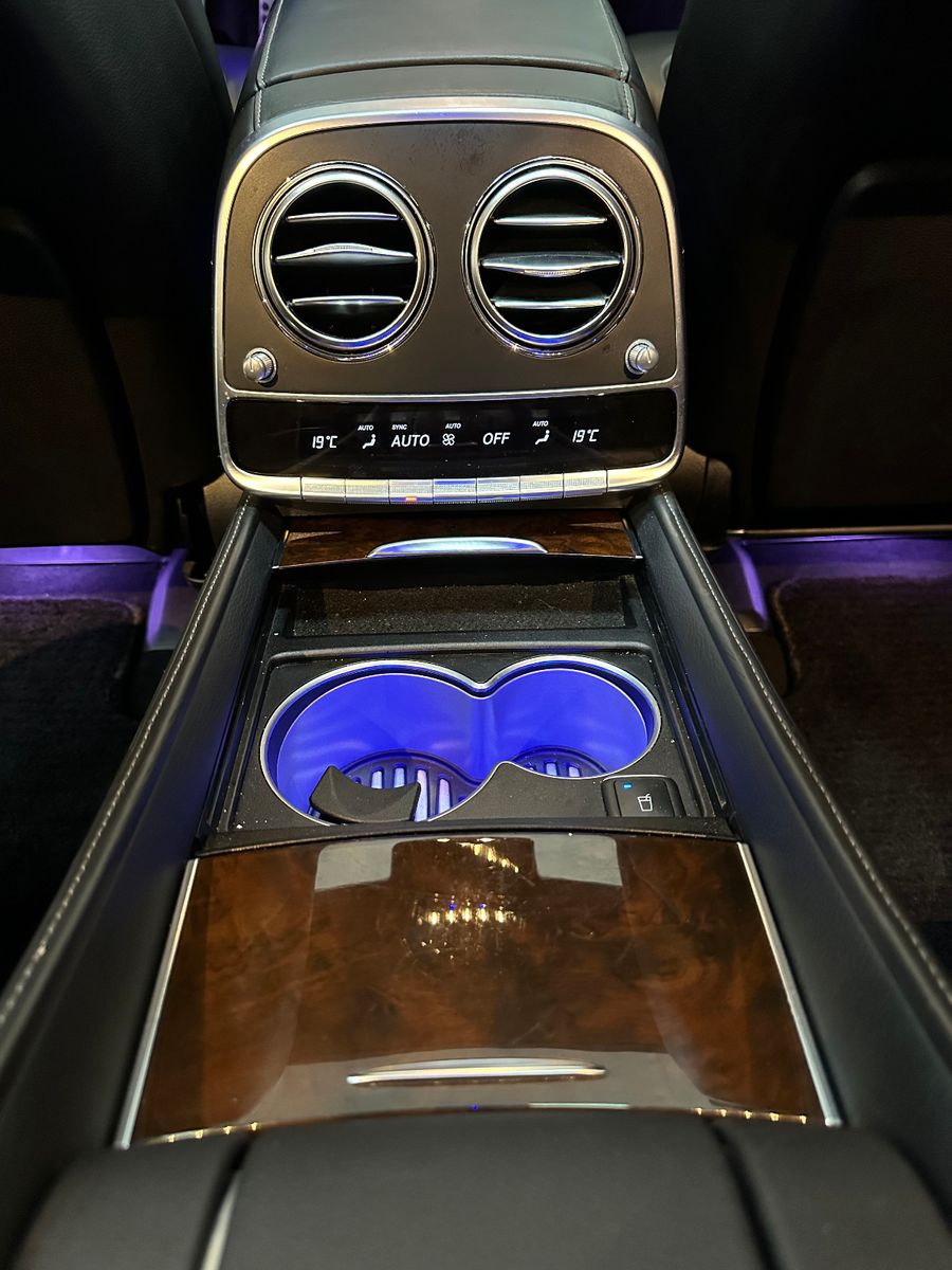 Fahrzeugabbildung Mercedes-Benz S 63 AMG L *FOND ENTERTAINMENT*4 SITZER*PANO