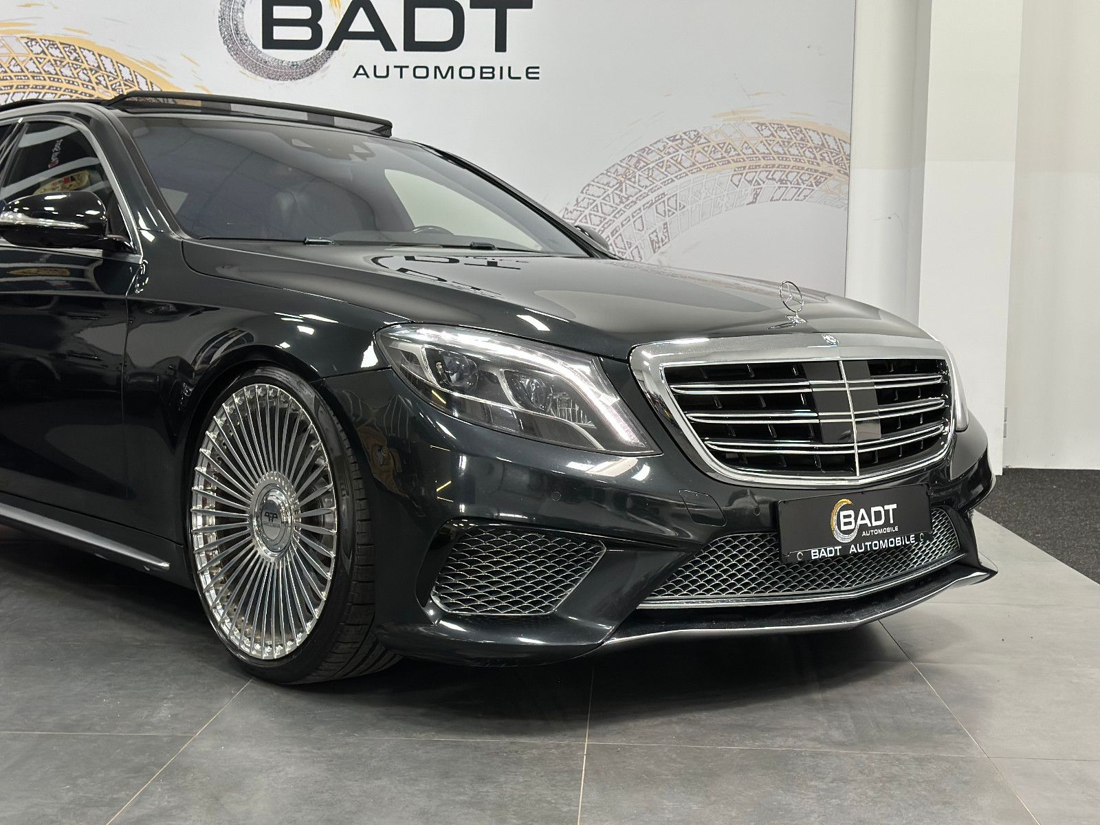 Fahrzeugabbildung Mercedes-Benz S 63 AMG L *FOND ENTERTAINMENT*4 SITZER*PANO