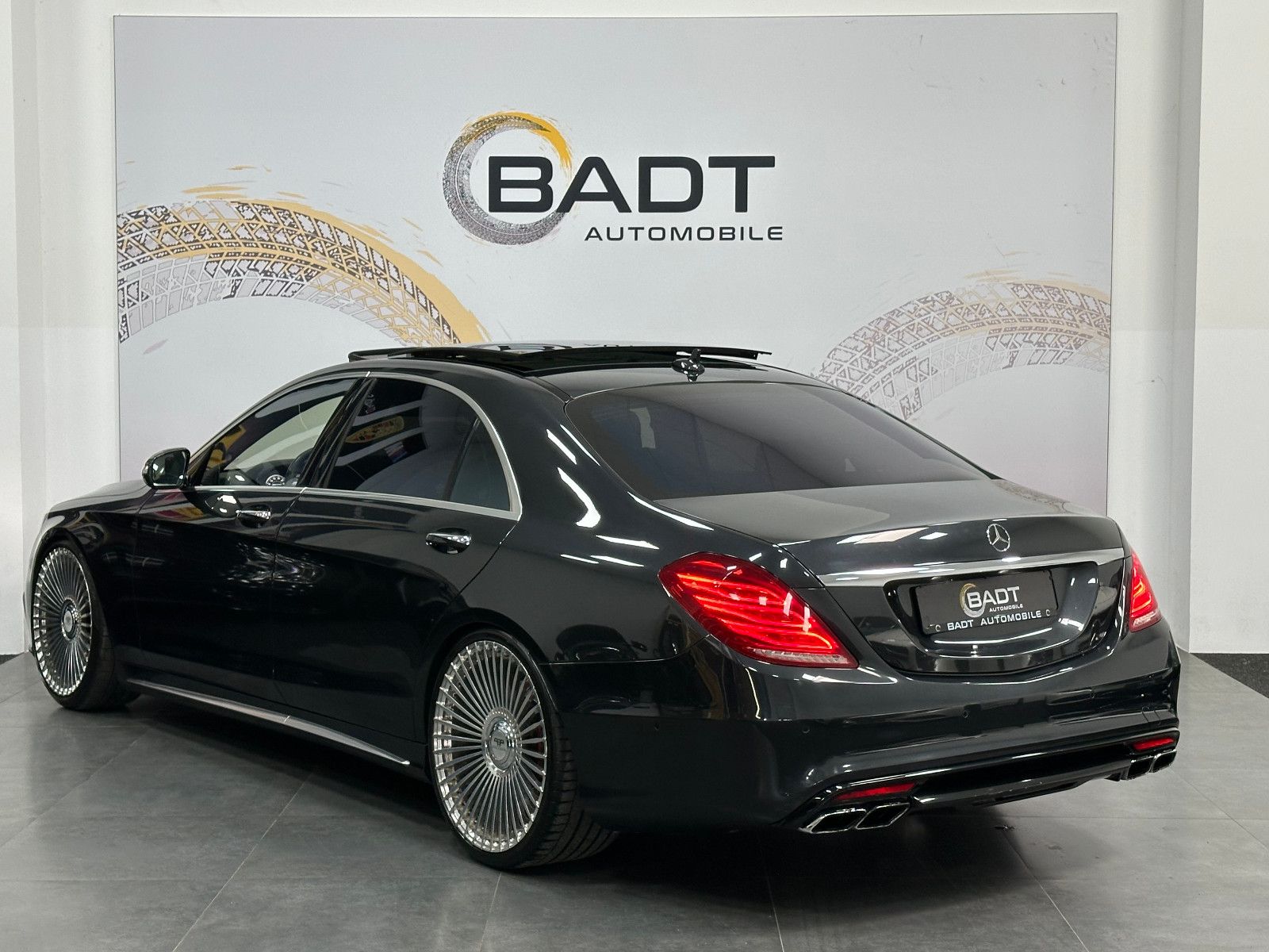 Fahrzeugabbildung Mercedes-Benz S 63 AMG L *FOND ENTERTAINMENT*4 SITZER*PANO