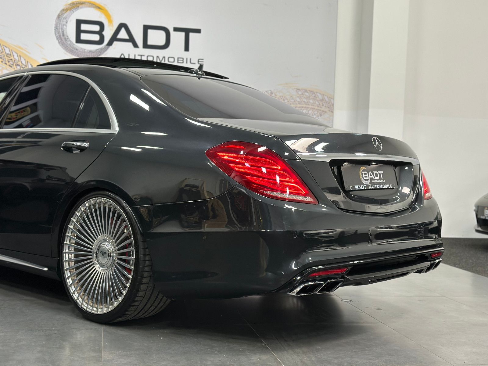 Fahrzeugabbildung Mercedes-Benz S 63 AMG L *FOND ENTERTAINMENT*4 SITZER*PANO