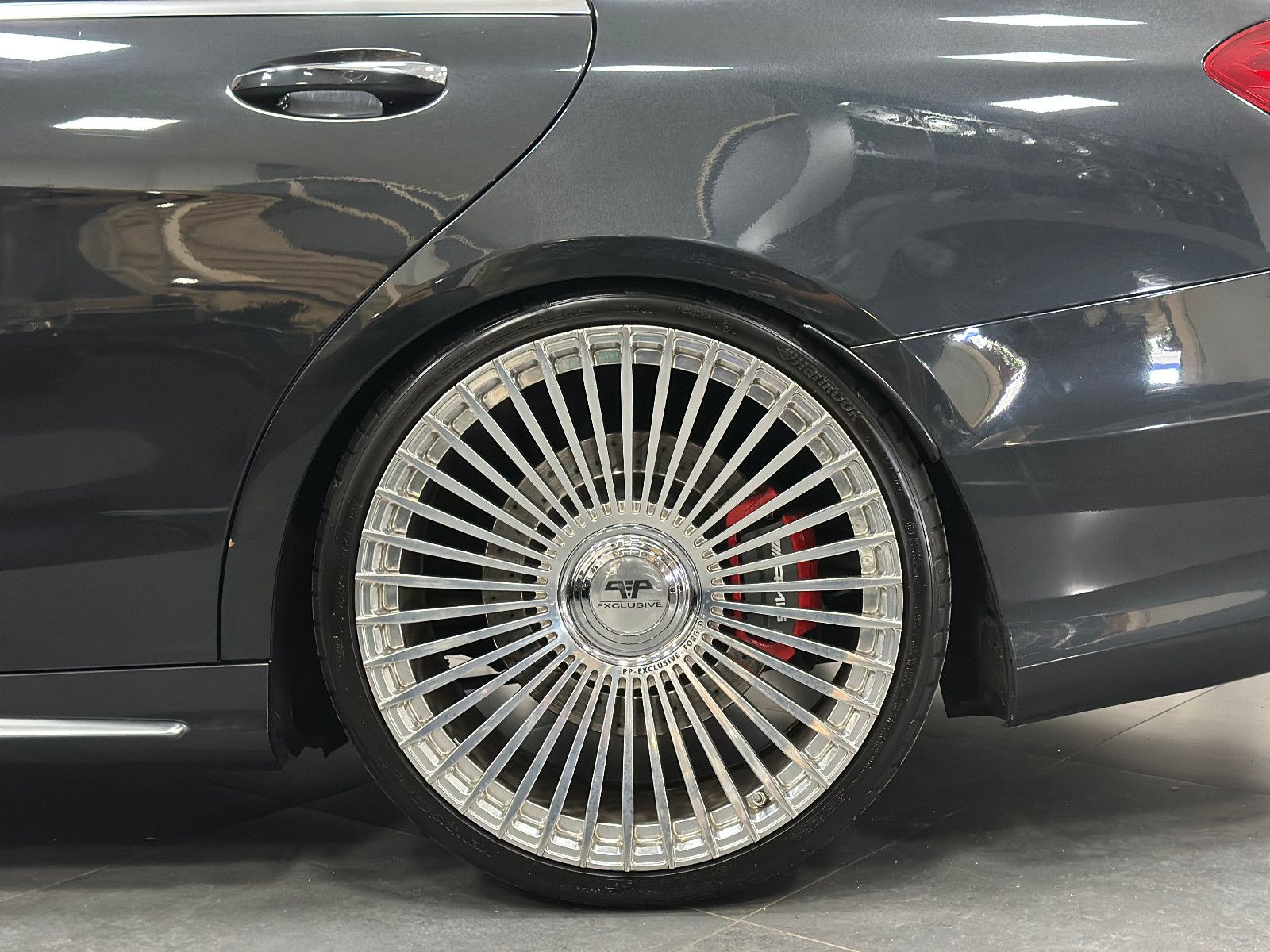 Fahrzeugabbildung Mercedes-Benz S 63 AMG L *FOND ENTERTAINMENT*4 SITZER*PANO
