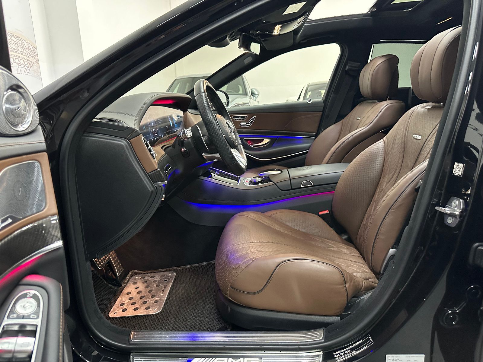 Fahrzeugabbildung Mercedes-Benz S 63 AMG 4Matic+ L*KERAMIK*VOLL*CARBON*PANO*PPF*