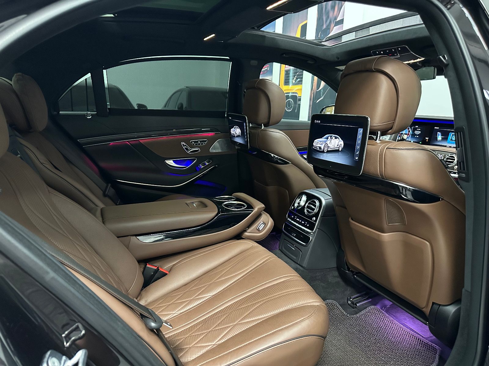 Fahrzeugabbildung Mercedes-Benz S 63 AMG 4Matic+ L*KERAMIK*VOLL*CARBON*PANO*PPF*