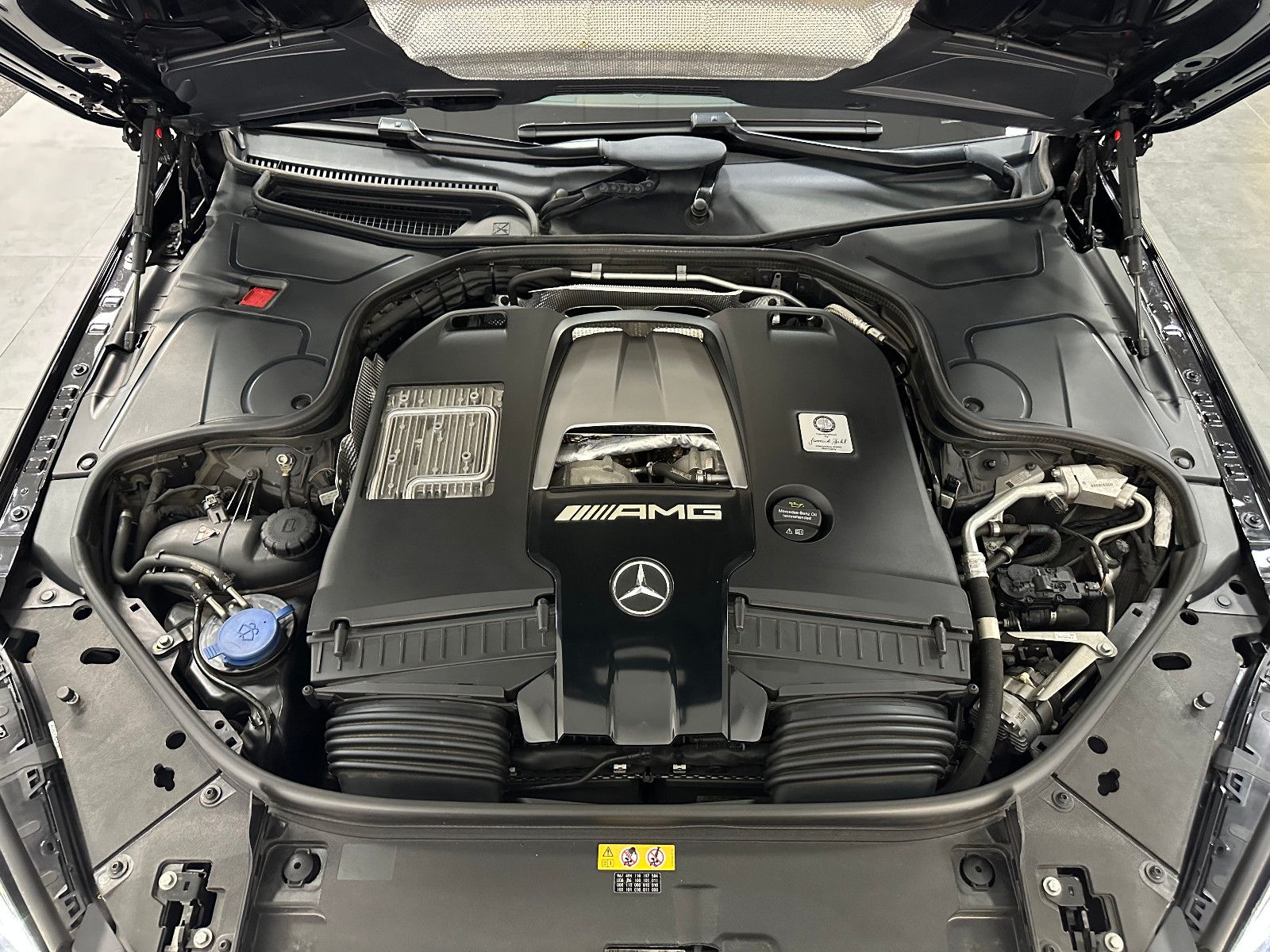 Fahrzeugabbildung Mercedes-Benz S 63 AMG 4Matic+ L*KERAMIK*VOLL*CARBON*PANO*PPF*