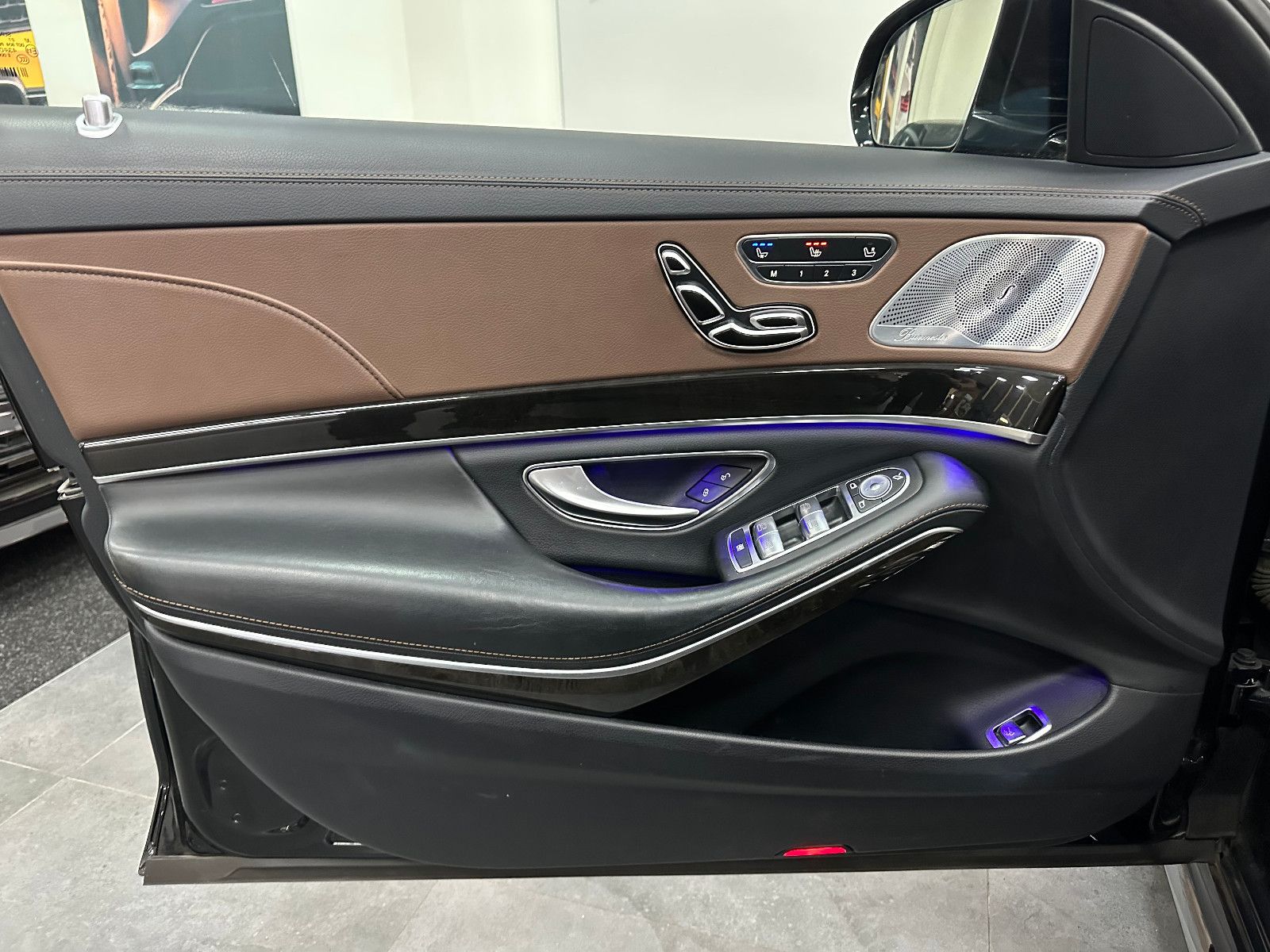 Fahrzeugabbildung Mercedes-Benz S 500 Lang *TV*HUD*4xMassage*PANO*AMG LINE*360°"