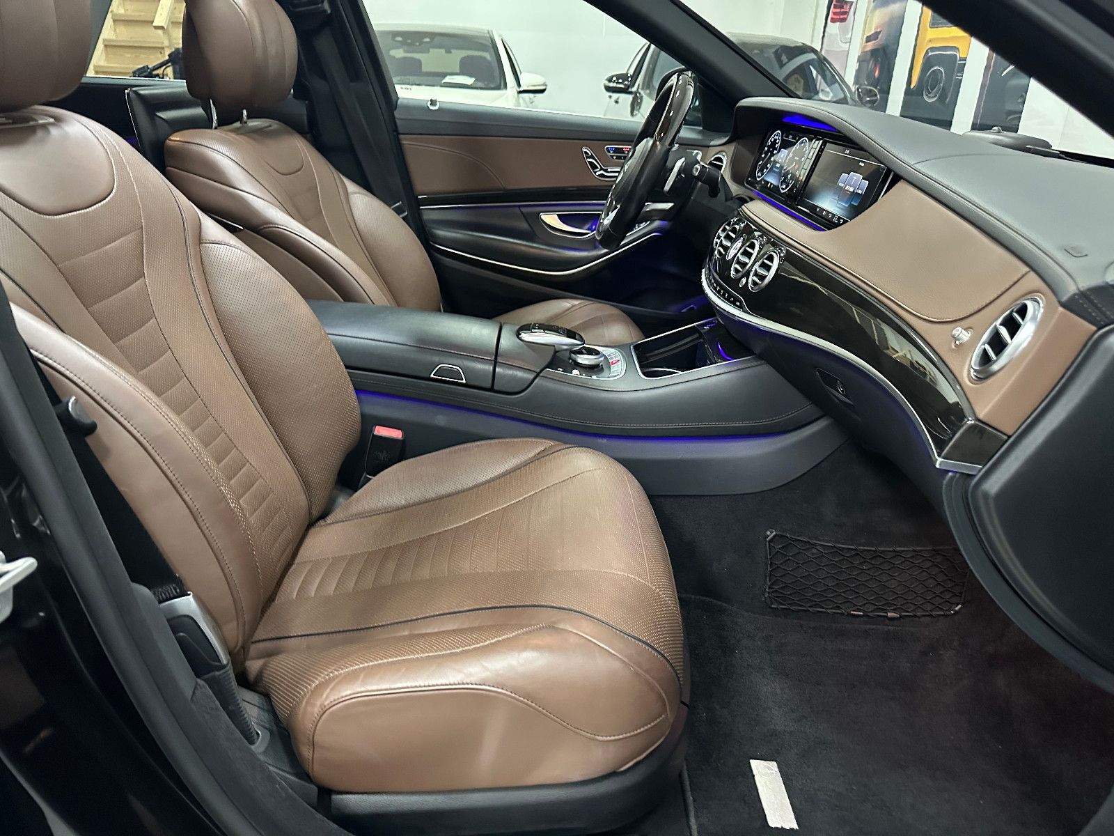 Fahrzeugabbildung Mercedes-Benz S 500 Lang *TV*HUD*4xMassage*PANO*AMG LINE*360°"