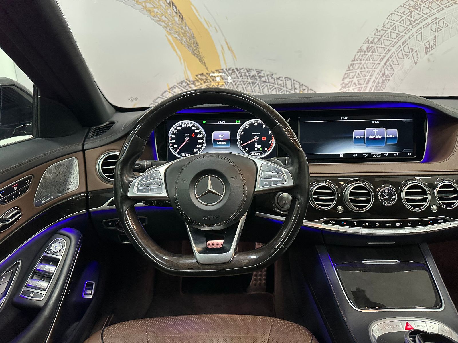 Fahrzeugabbildung Mercedes-Benz S 500 Lang *TV*HUD*4xMassage*PANO*AMG LINE*360°"