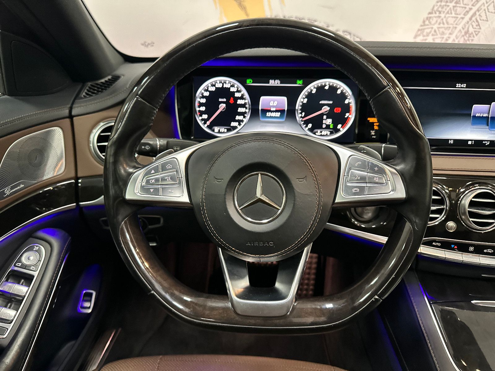 Fahrzeugabbildung Mercedes-Benz S 500 Lang *TV*HUD*4xMassage*PANO*AMG LINE*360°"