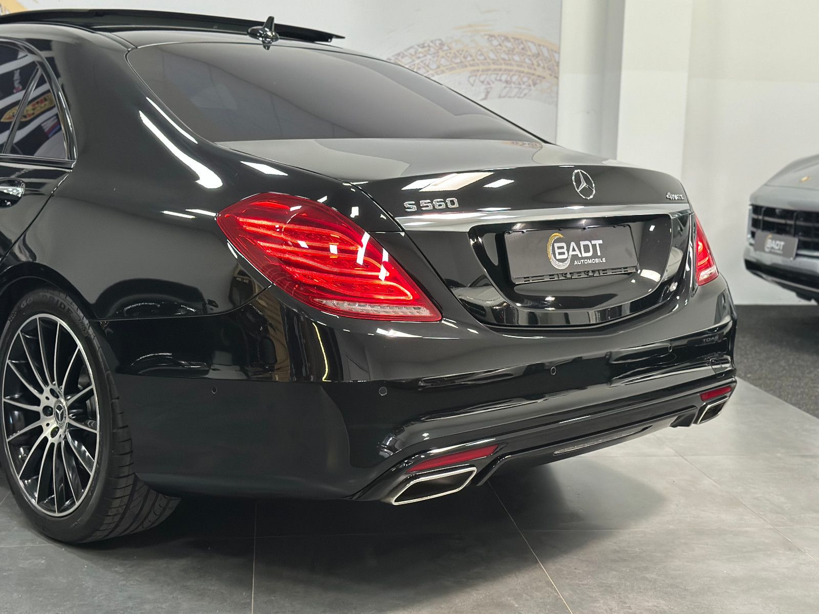 Fahrzeugabbildung Mercedes-Benz S 500 Lang *TV*HUD*4xMassage*PANO*AMG LINE*360°"