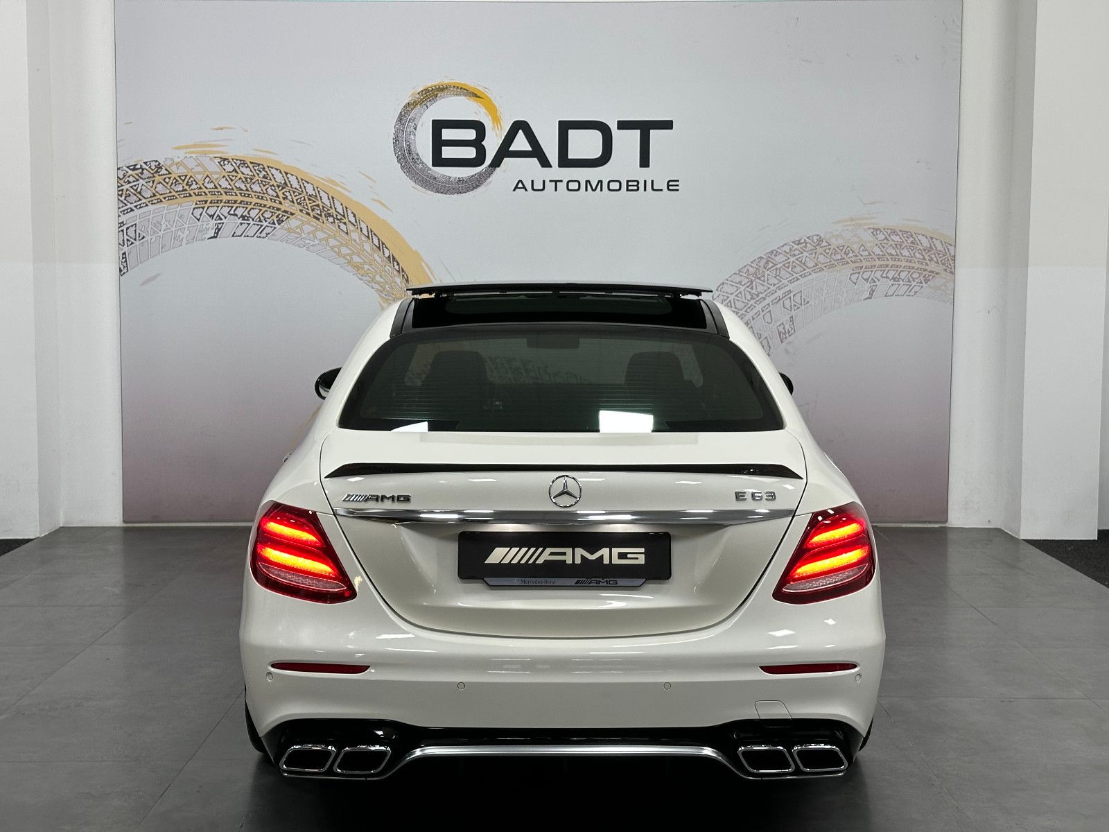 Fahrzeugabbildung Mercedes-Benz E 63 AMG 4Matic+ *3D BURMESTER*CARBON*VOLL*