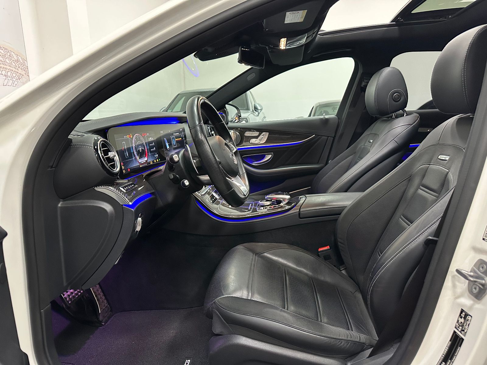 Fahrzeugabbildung Mercedes-Benz E 63 AMG 4Matic+ *3D BURMESTER*CARBON*VOLL*