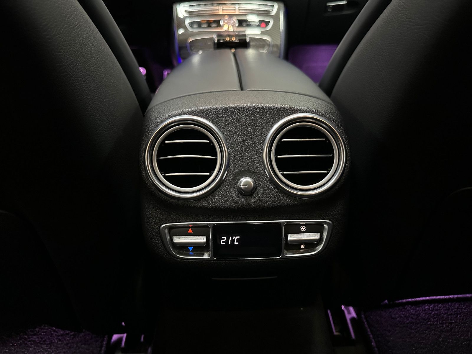 Fahrzeugabbildung Mercedes-Benz E 63 AMG 4Matic+ *3D BURMESTER*CARBON*VOLL*