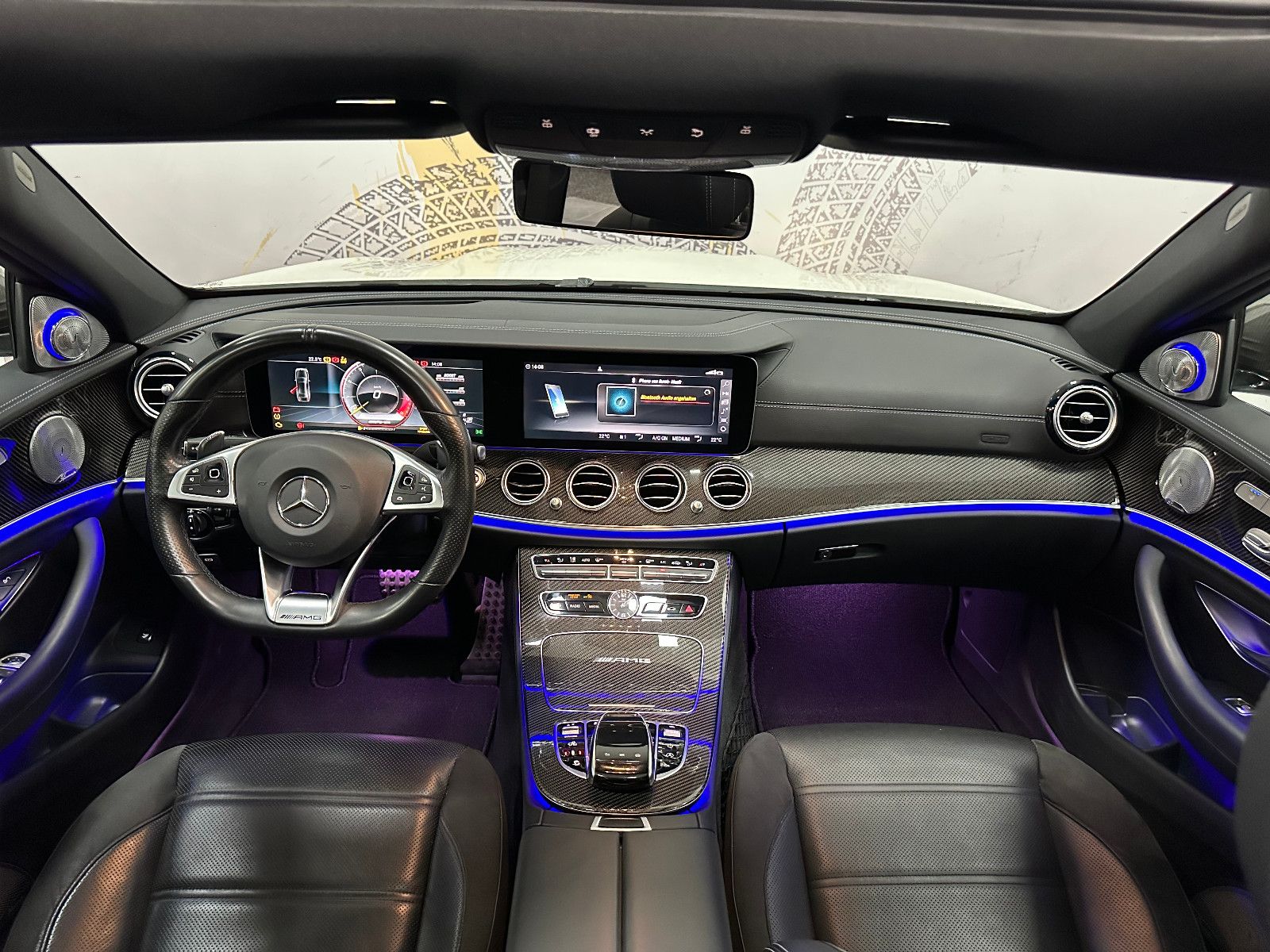 Fahrzeugabbildung Mercedes-Benz E 63 AMG 4Matic+ *3D BURMESTER*CARBON*VOLL*