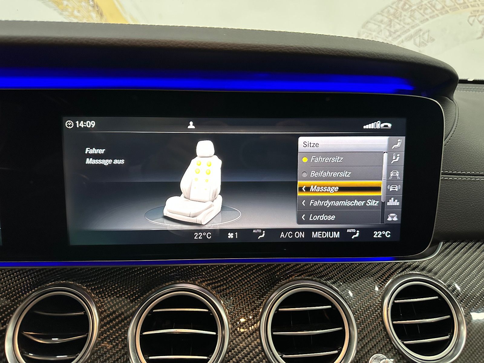 Fahrzeugabbildung Mercedes-Benz E 63 AMG 4Matic+ *3D BURMESTER*CARBON*VOLL*