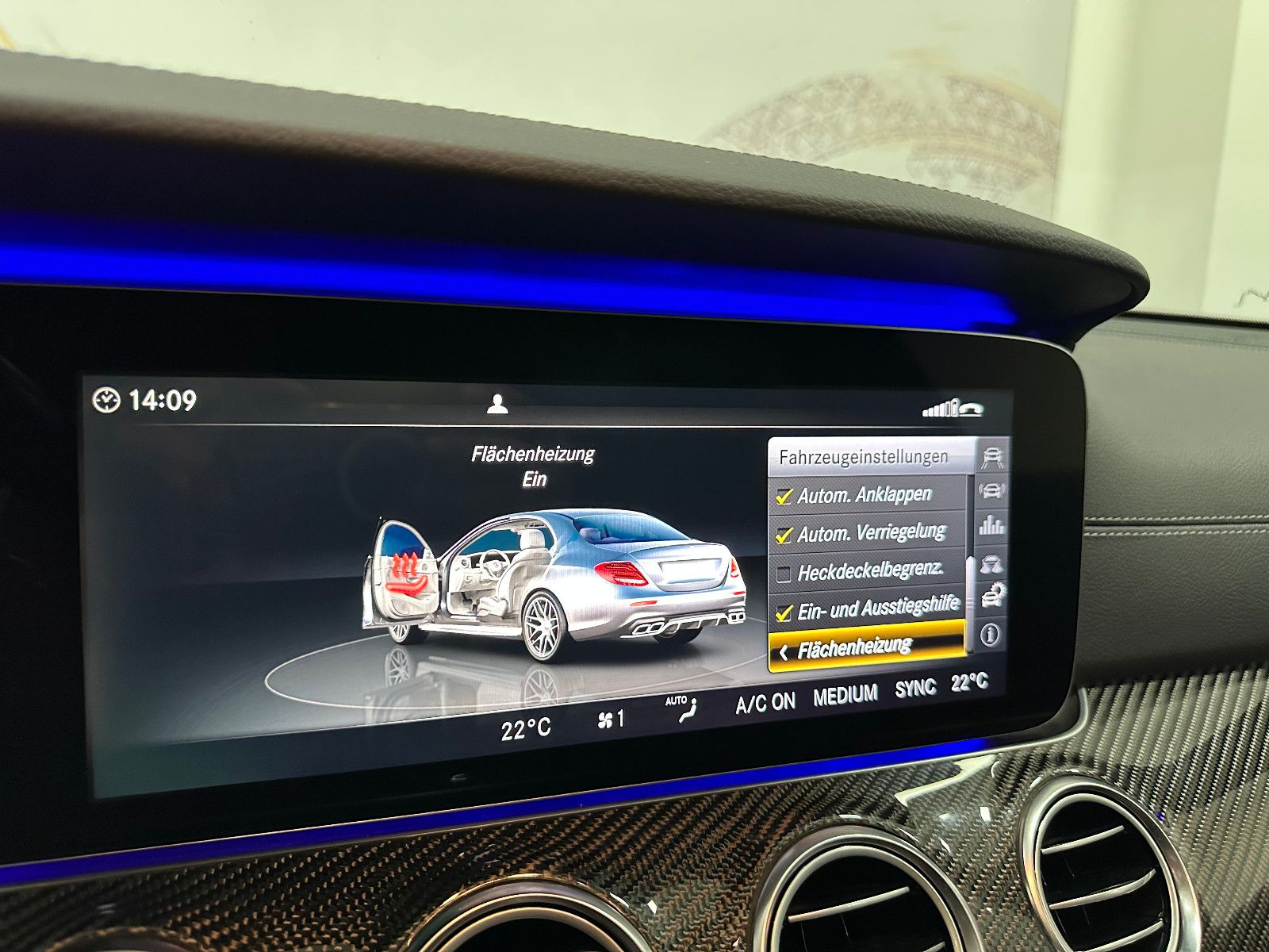Fahrzeugabbildung Mercedes-Benz E 63 AMG 4Matic+ *3D BURMESTER*CARBON*VOLL*