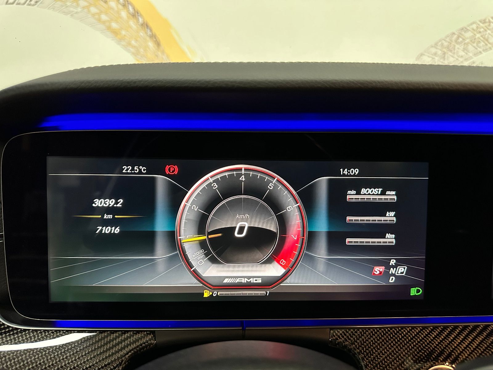 Fahrzeugabbildung Mercedes-Benz E 63 AMG 4Matic+ *3D BURMESTER*CARBON*VOLL*