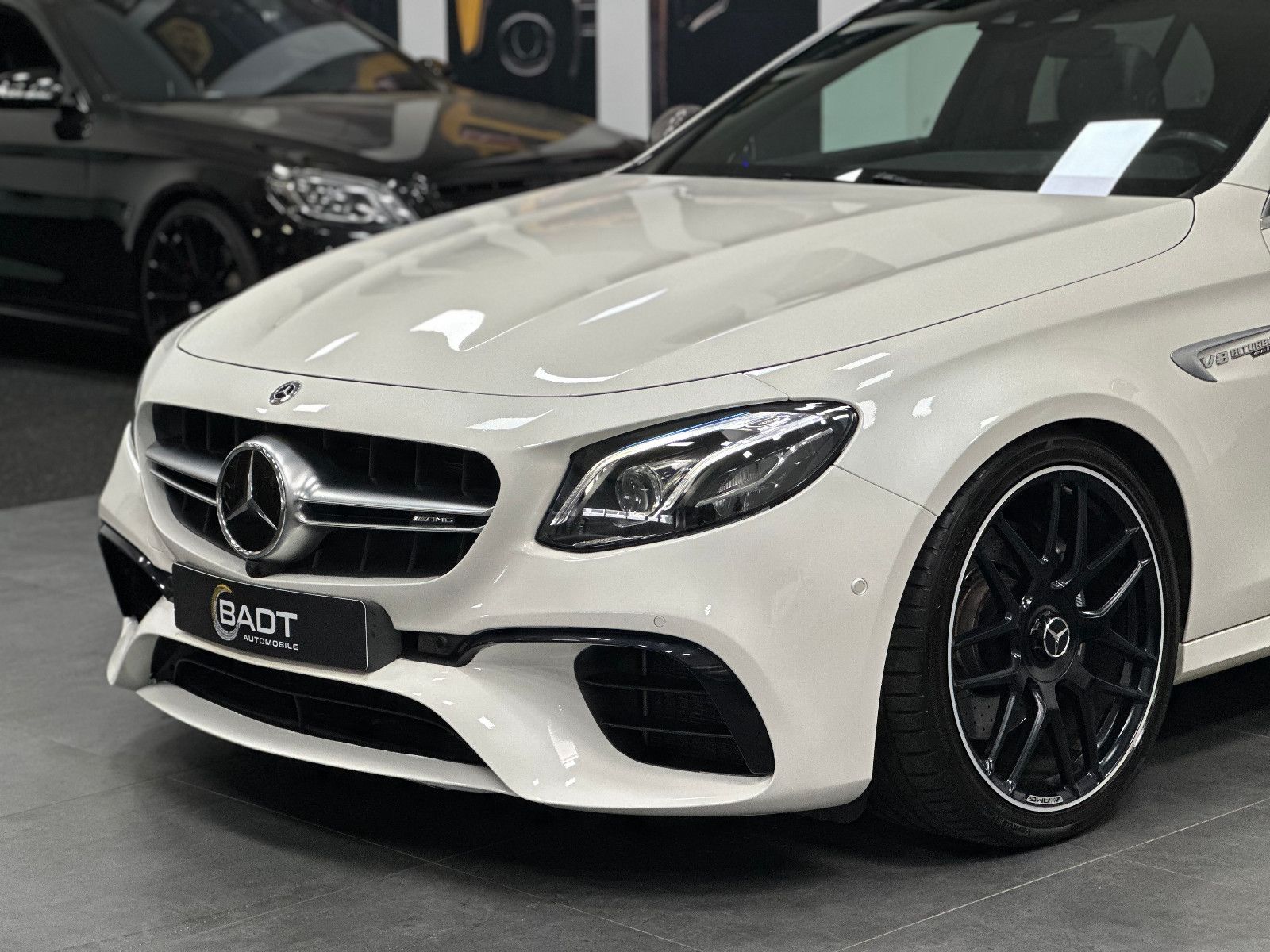 Fahrzeugabbildung Mercedes-Benz E 63 AMG 4Matic+ *3D BURMESTER*CARBON*VOLL*
