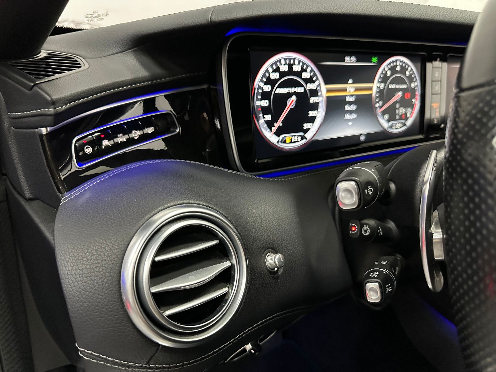 Fahrzeugabbildung Mercedes-Benz S 63 AMG 4Matic Coupe/22Zoll/360°/BREMSEN NEU/