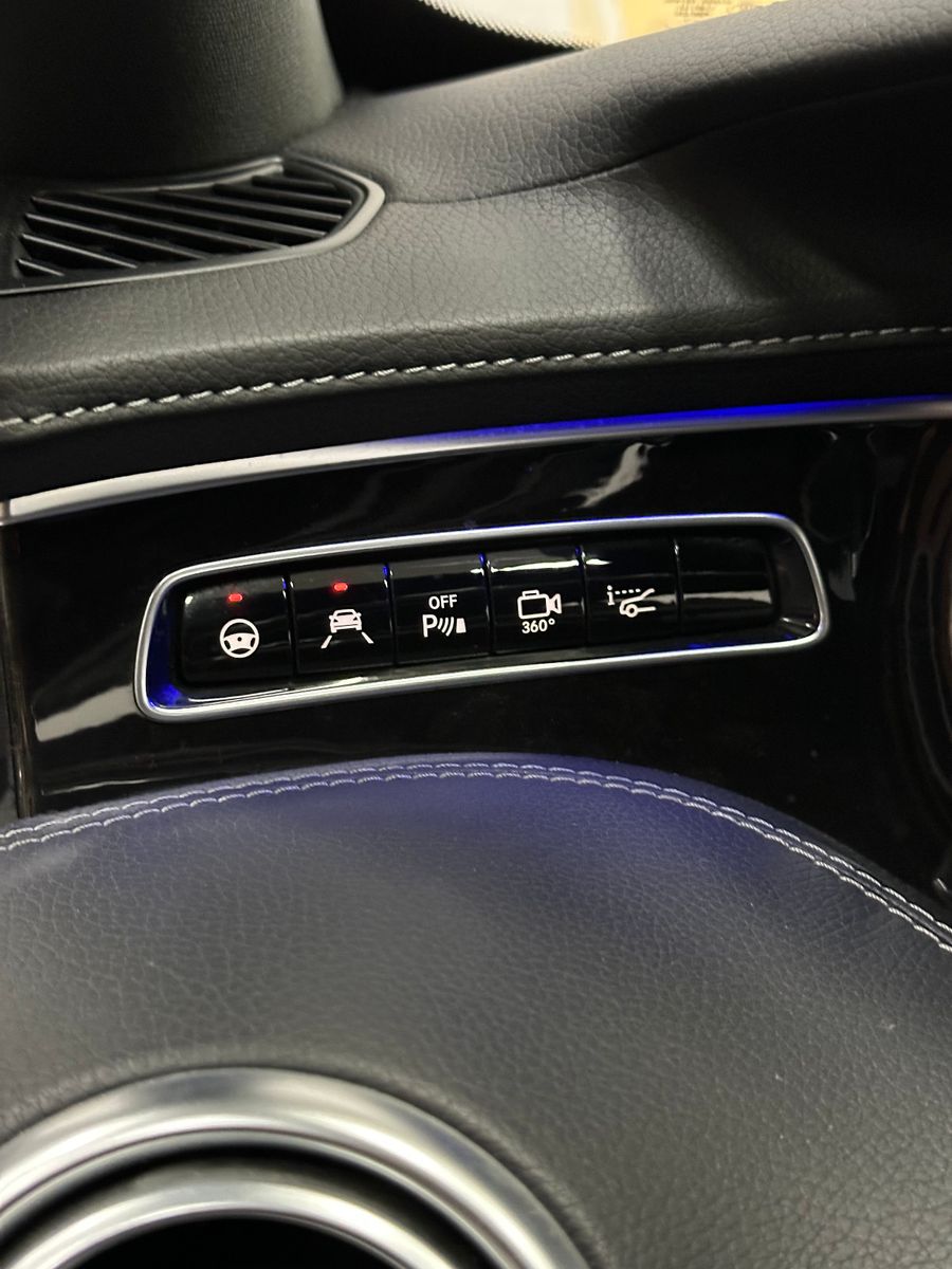 Fahrzeugabbildung Mercedes-Benz S 63 AMG 4Matic Coupe/22Zoll/360°/BREMSEN NEU/