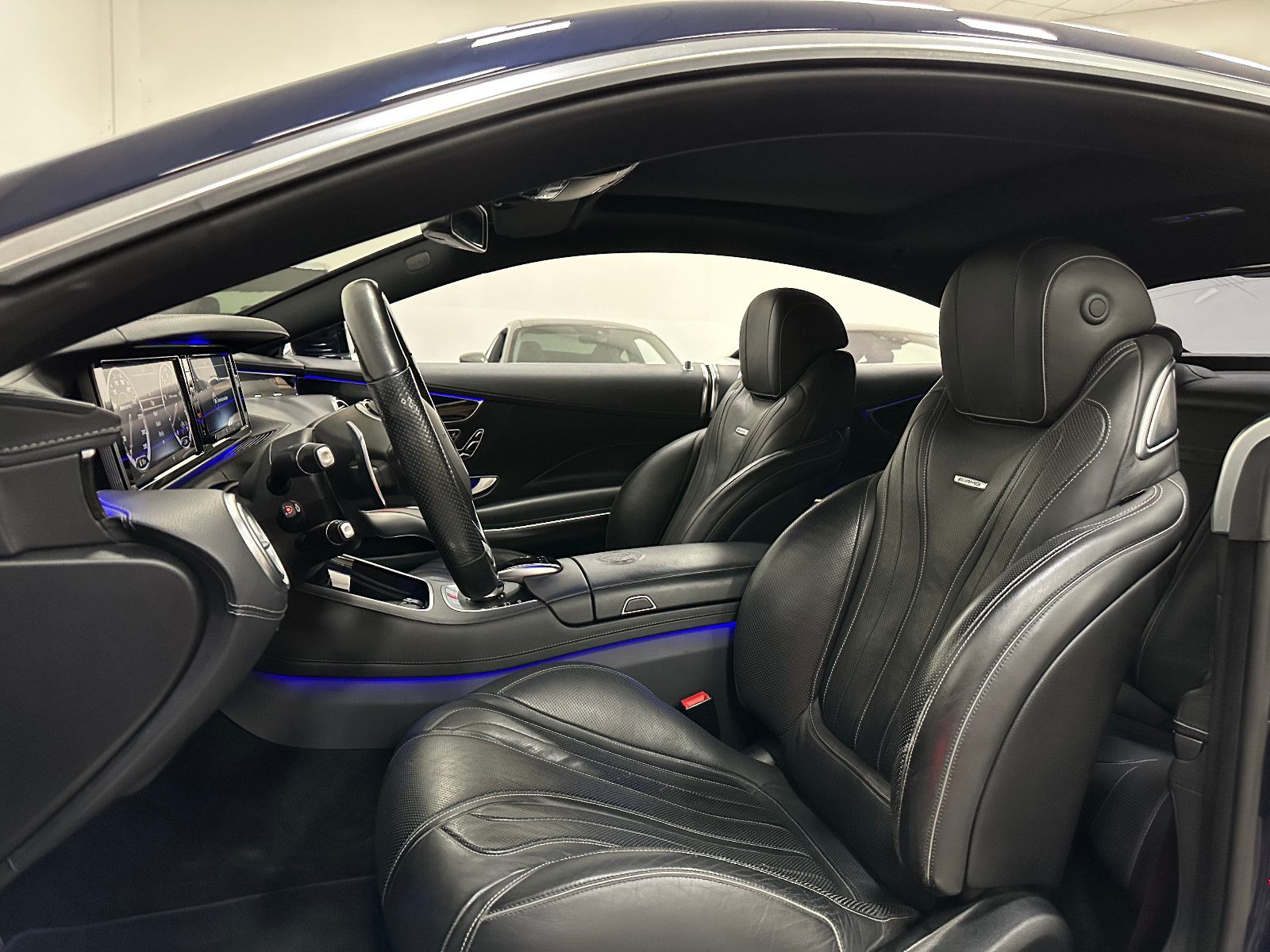 Fahrzeugabbildung Mercedes-Benz S 63 AMG 4Matic Coupe/22Zoll/360°/BREMSEN NEU/