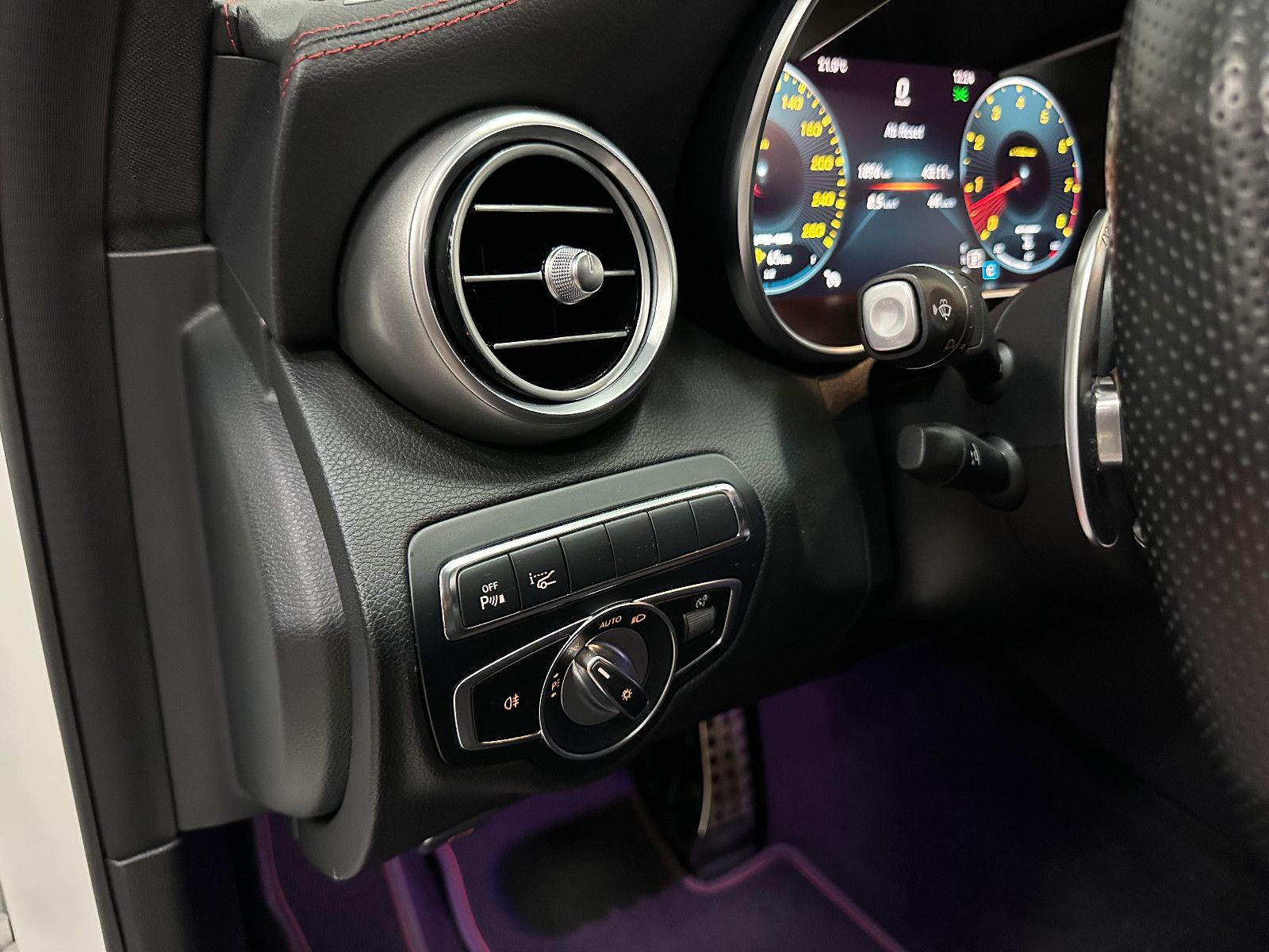 Fahrzeugabbildung Mercedes-Benz C 43 AMG 4Matic*PANO*BURM.*MEMORY*HUD*360°*