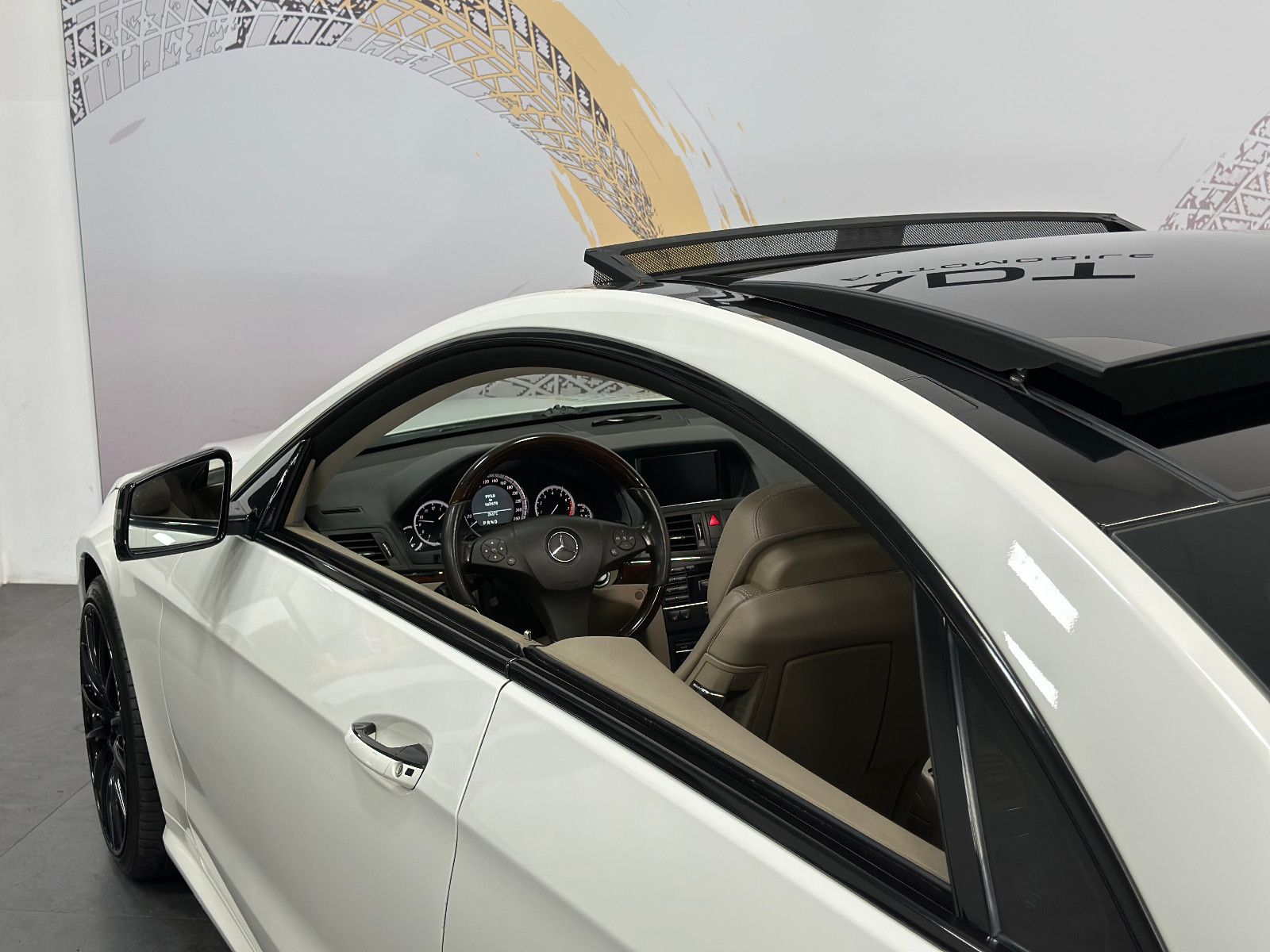 Fahrzeugabbildung Mercedes-Benz E 500 Coupe AMG*PANO*MEMORY*MEC ESD*