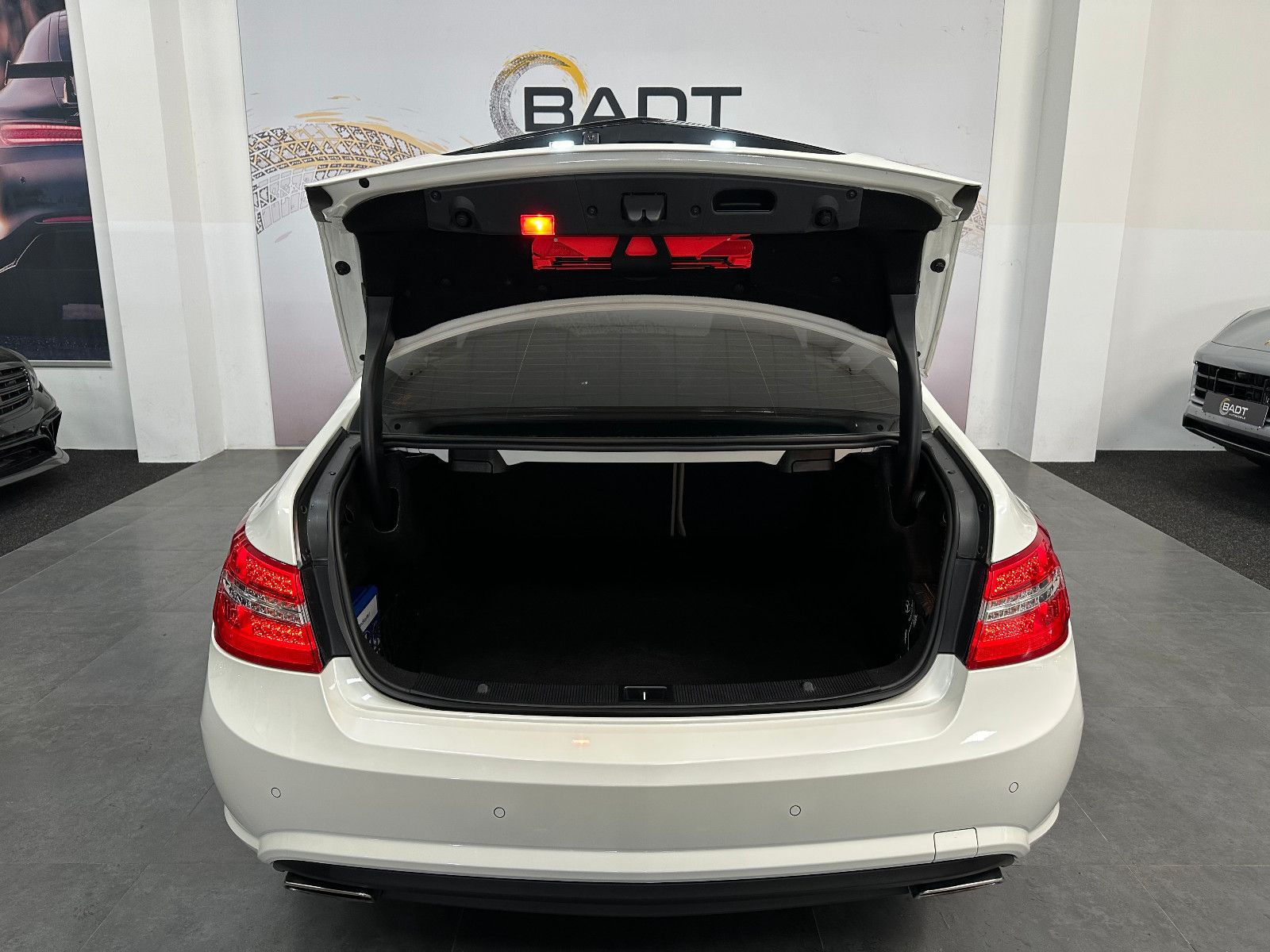 Fahrzeugabbildung Mercedes-Benz E 500 Coupe AMG*PANO*MEMORY*MEC ESD*