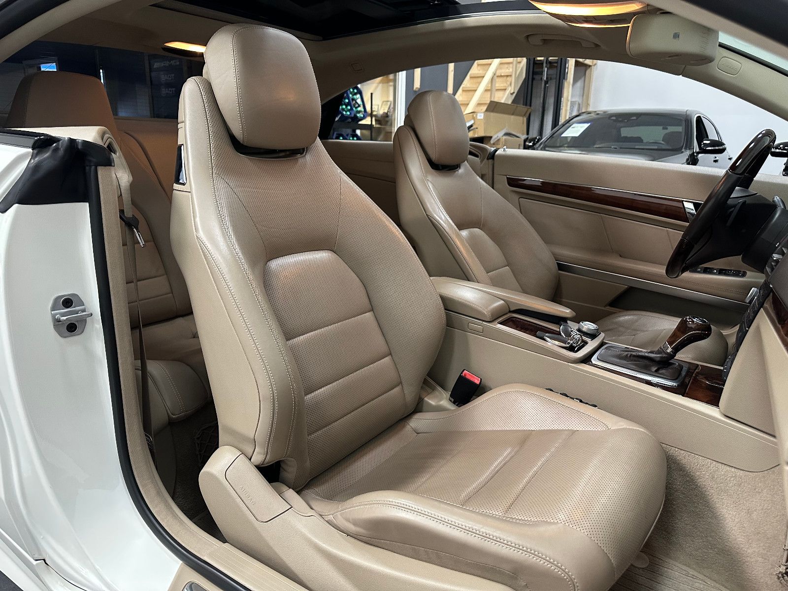Fahrzeugabbildung Mercedes-Benz E 500 Coupe AMG*PANO*MEMORY*MEC ESD*