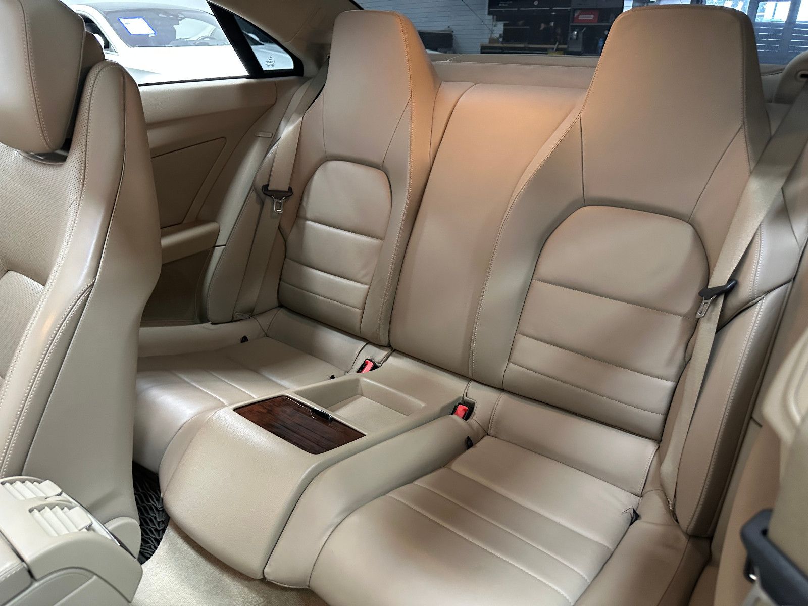 Fahrzeugabbildung Mercedes-Benz E 500 Coupe AMG*PANO*MEMORY*MEC ESD*