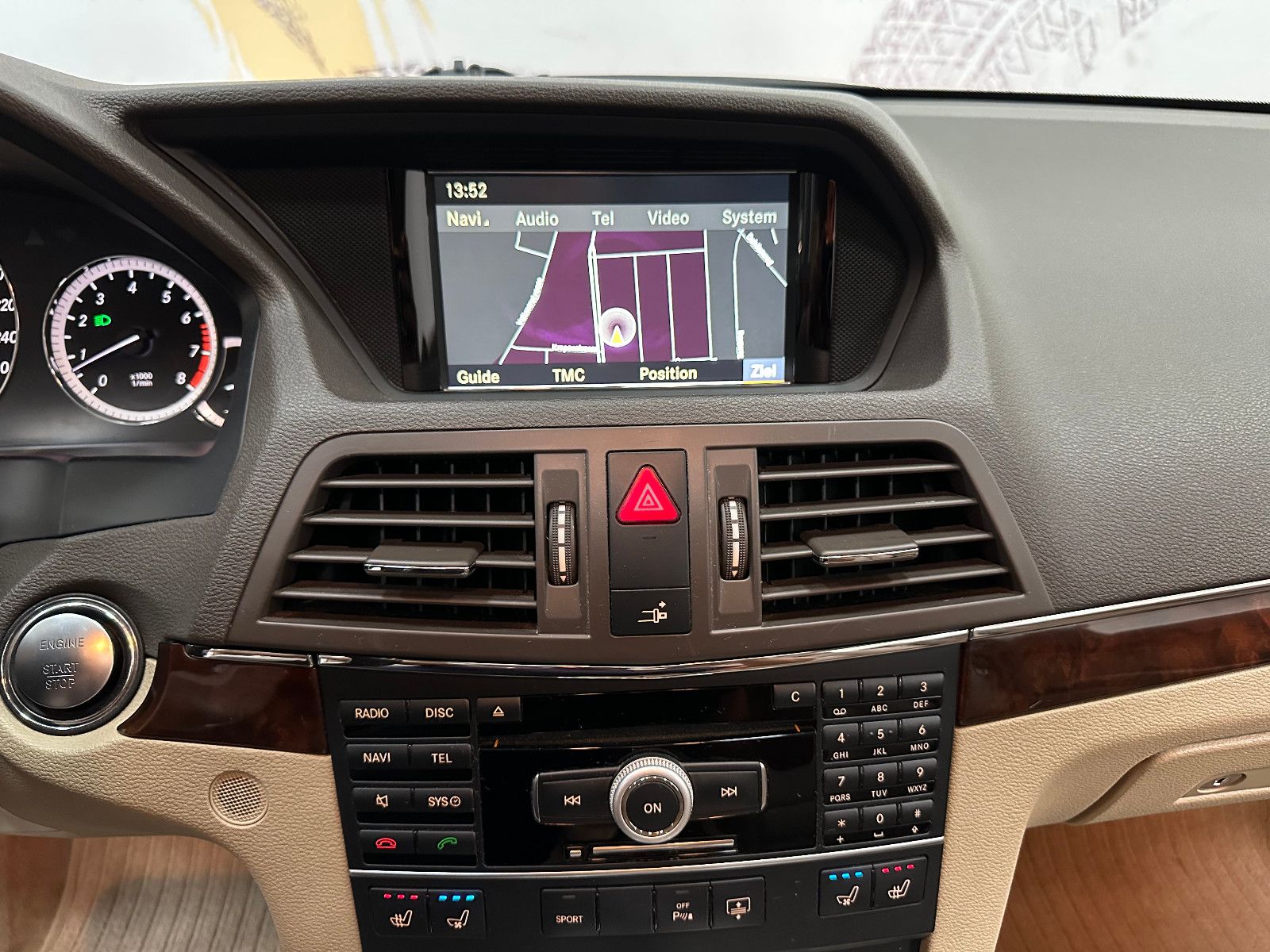 Fahrzeugabbildung Mercedes-Benz E 500 Coupe AMG*PANO*MEMORY*MEC ESD*
