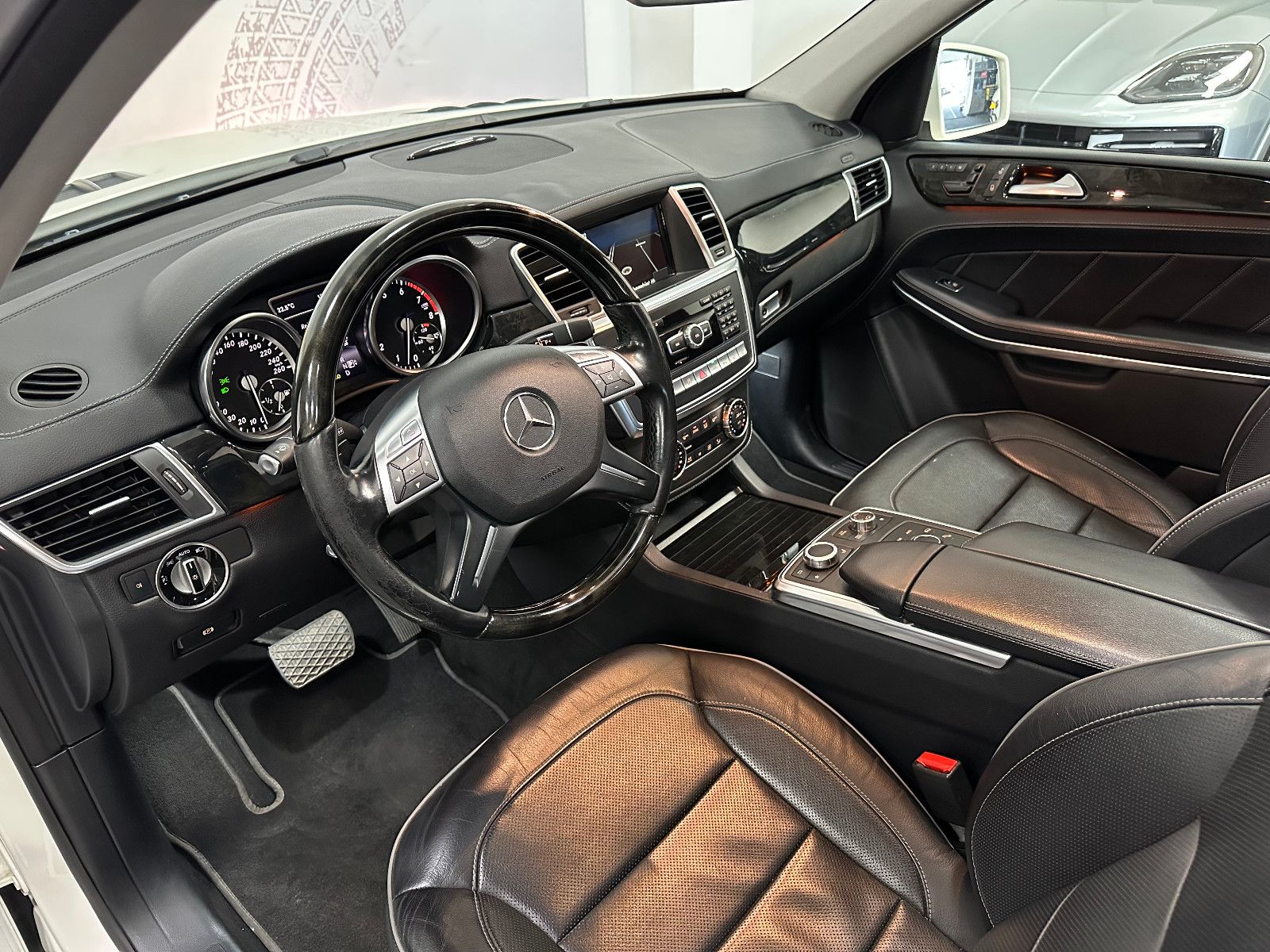 Fahrzeugabbildung Mercedes-Benz GL 500 BlueEfficiency 4Matic*PANORAMA*AMG*MASSAG