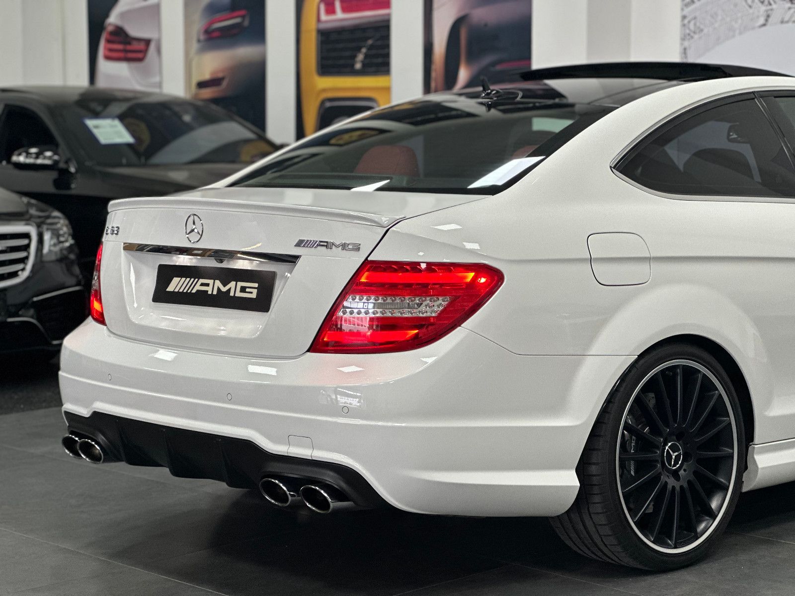 Fahrzeugabbildung Mercedes-Benz C 63 AMG Coupe*PANO*H&K*19"*BREMSE NEU*