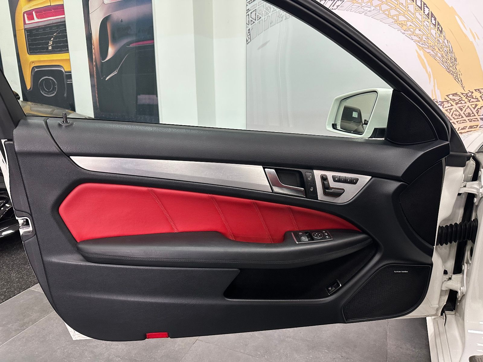 Fahrzeugabbildung Mercedes-Benz C 63 AMG Coupe*PANO*H&K*19"*BREMSE NEU*