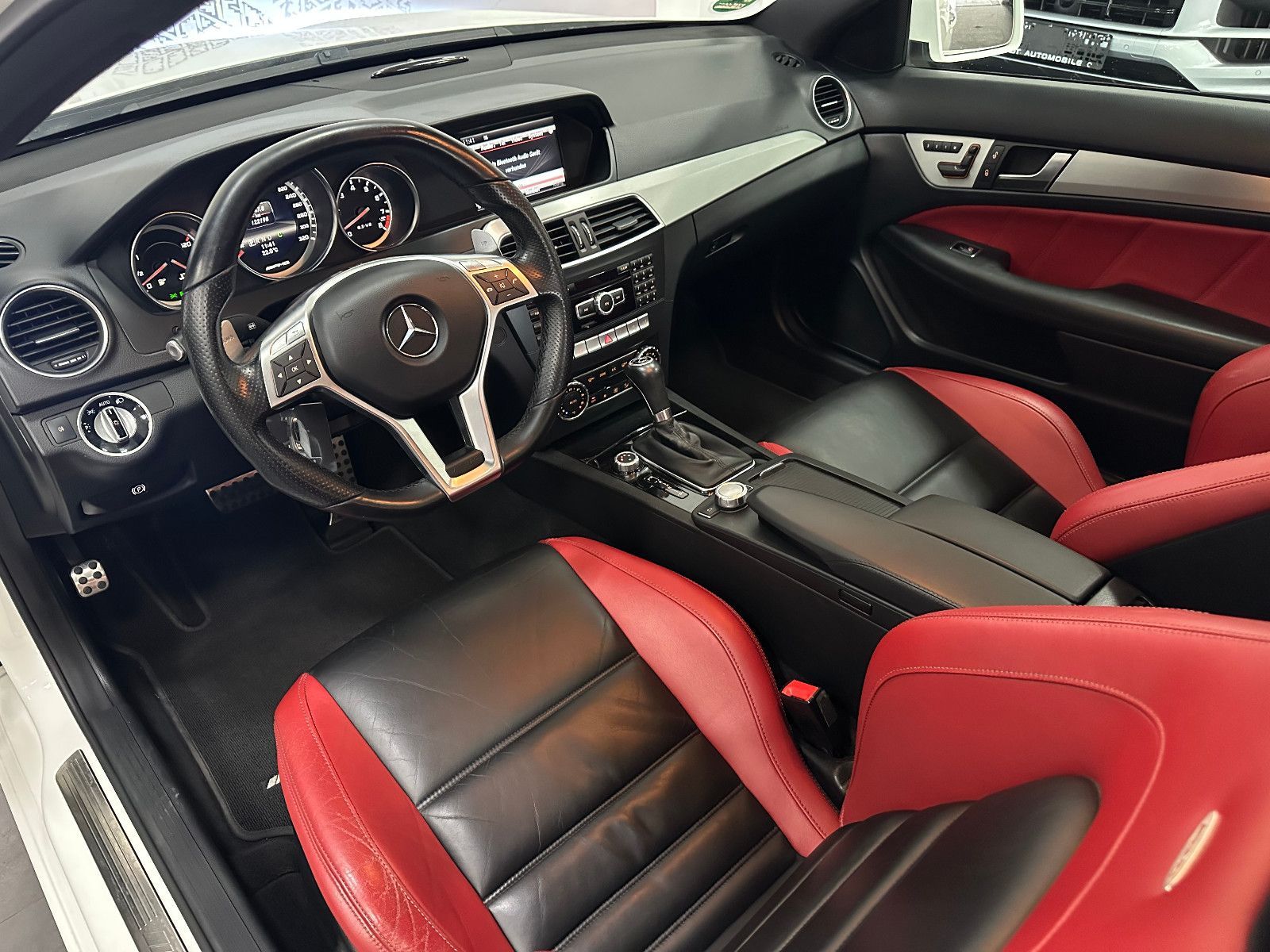 Fahrzeugabbildung Mercedes-Benz C 63 AMG Coupe*PANO*H&K*19"*BREMSE NEU*