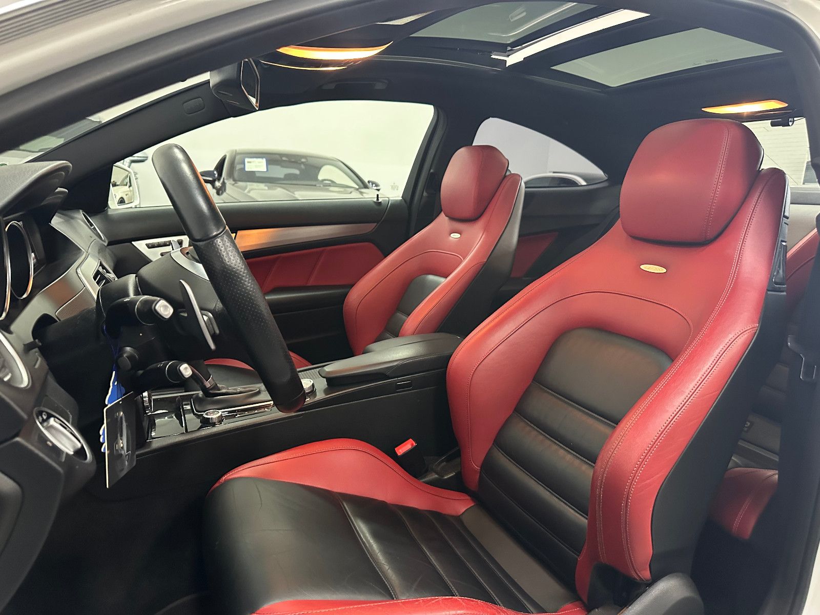 Fahrzeugabbildung Mercedes-Benz C 63 AMG Coupe*PANO*H&K*19"*BREMSE NEU*