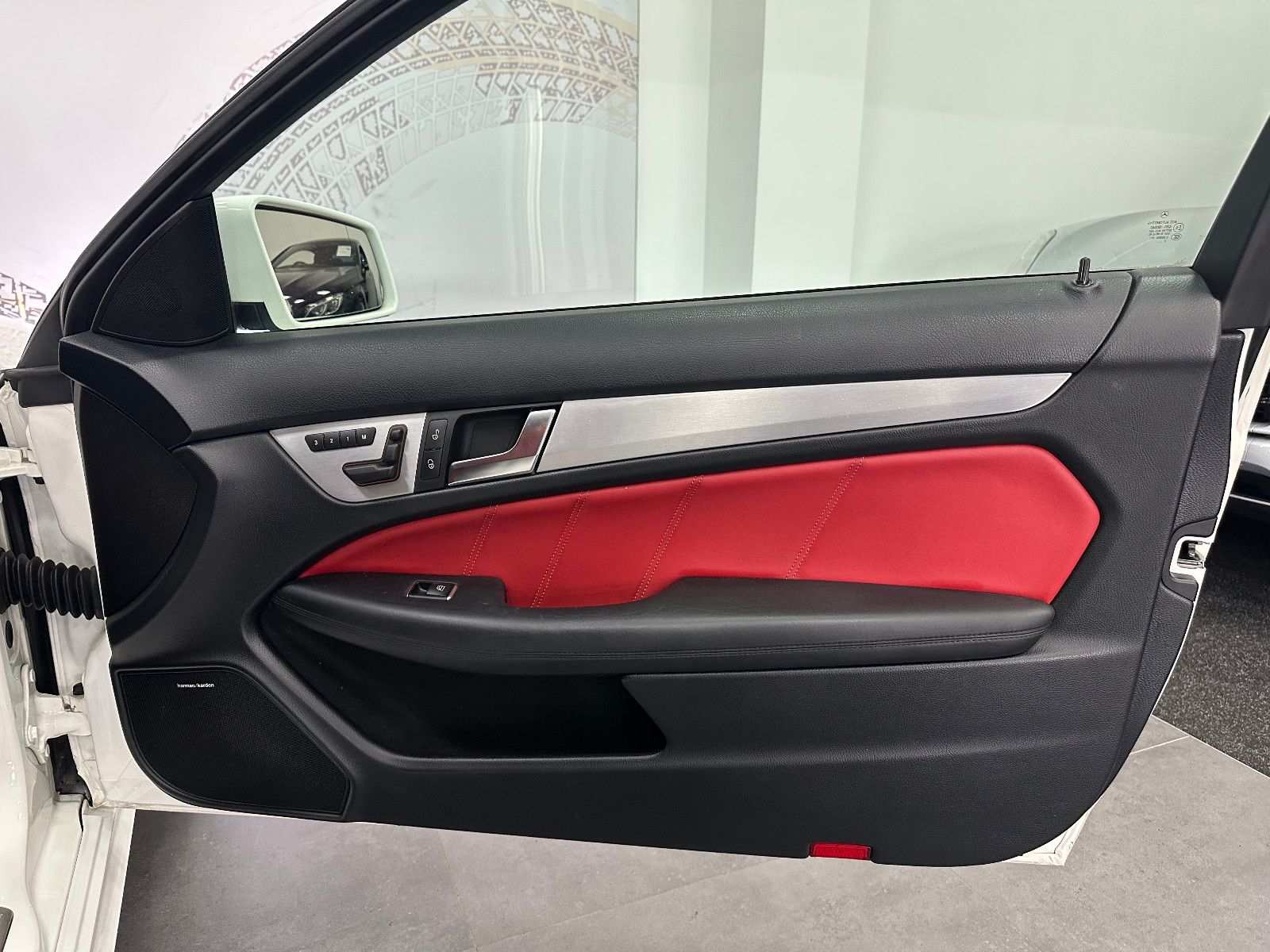 Fahrzeugabbildung Mercedes-Benz C 63 AMG Coupe*PANO*H&K*19"*BREMSE NEU*