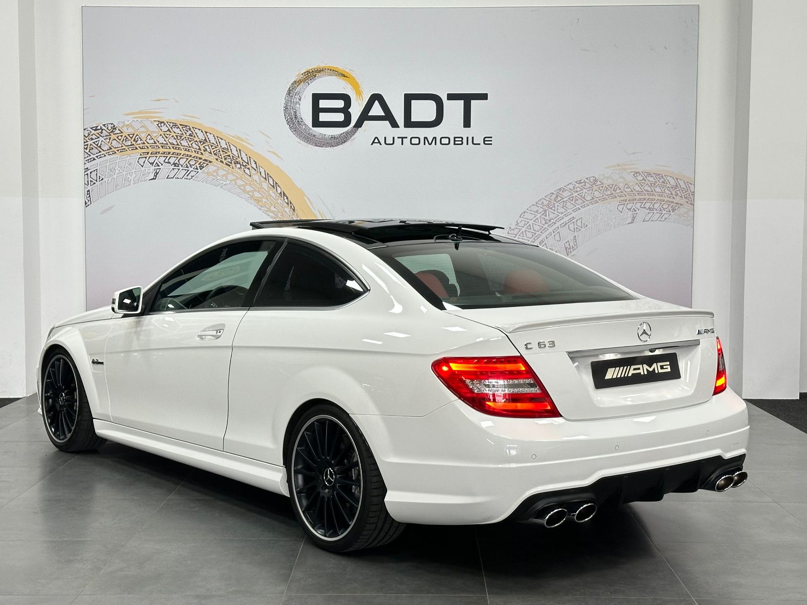 Fahrzeugabbildung Mercedes-Benz C 63 AMG Coupe*PANO*H&K*19"*BREMSE NEU*