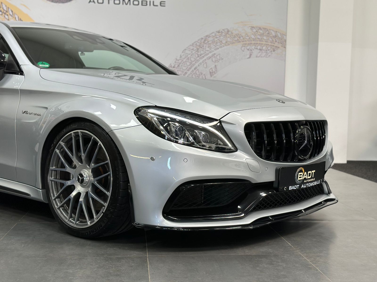 Fahrzeugabbildung Mercedes-Benz C 63 AMG Coupe *VOLLAUSSTATTUNG*DEUTSCH*2.HD*