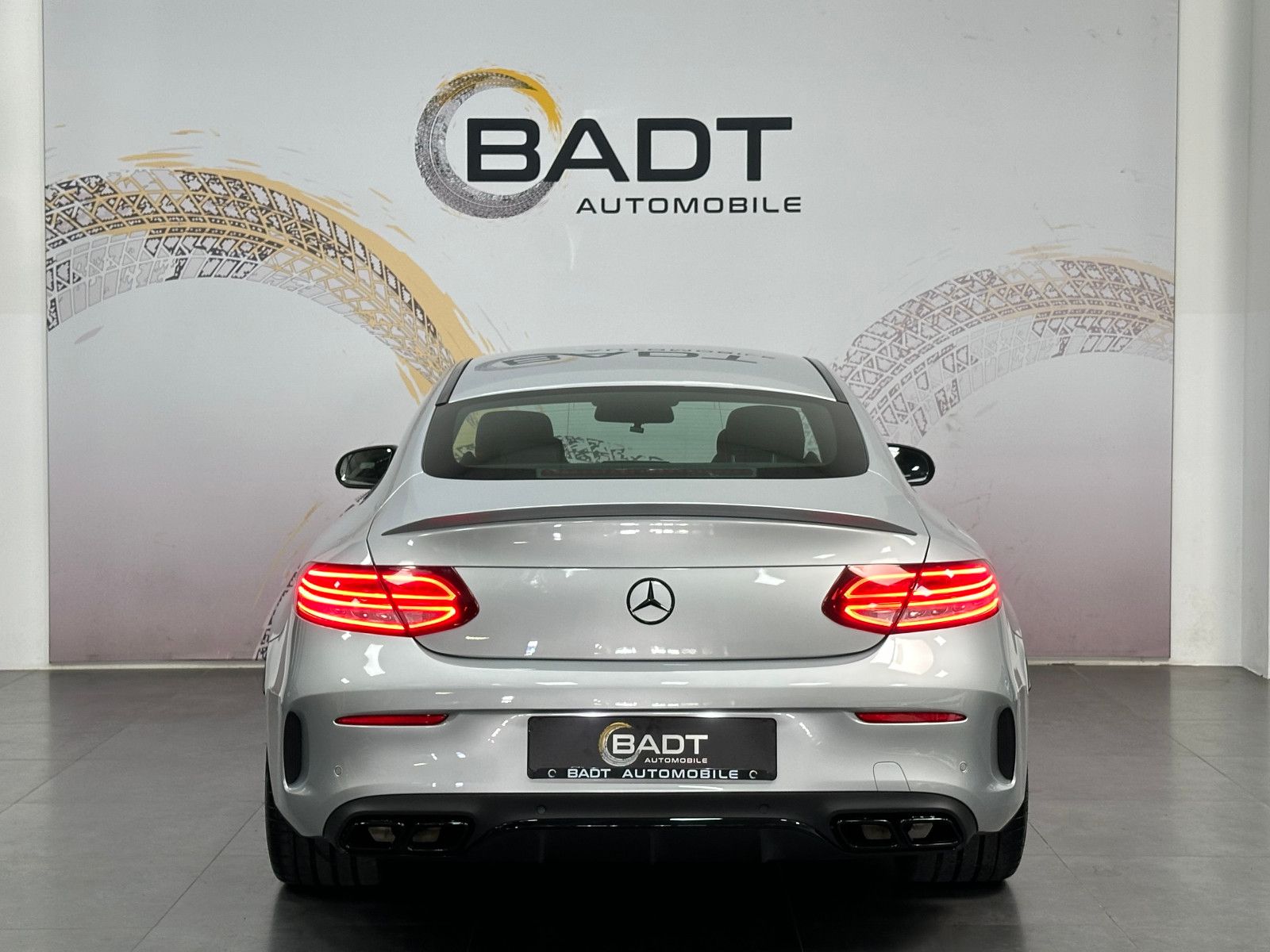 Fahrzeugabbildung Mercedes-Benz C 63 AMG Coupe *VOLLAUSSTATTUNG*DEUTSCH*2.HD*